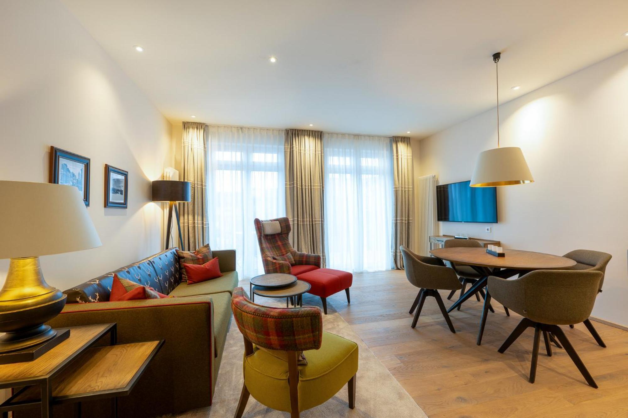 Suite mit Kingsize-Bett und Balkon