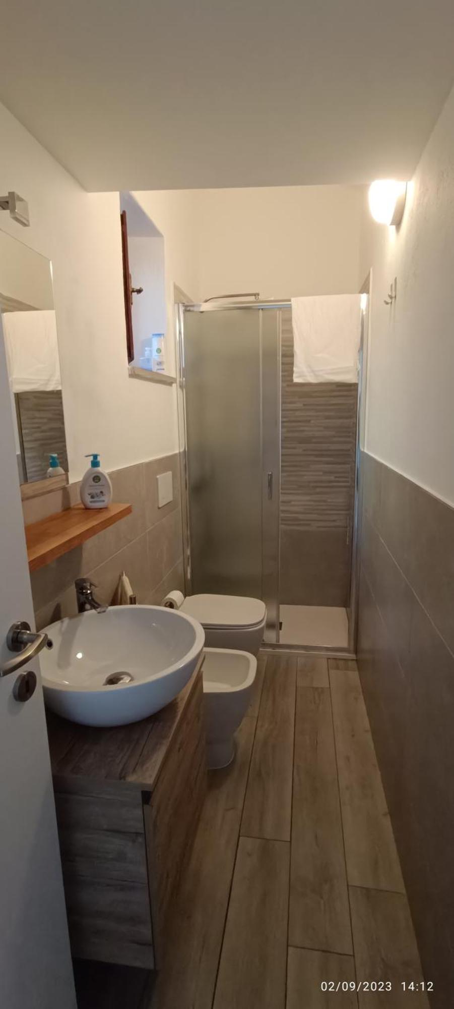 Appartamento con 2 Camere da Letto, Terrazza e Vista Mare