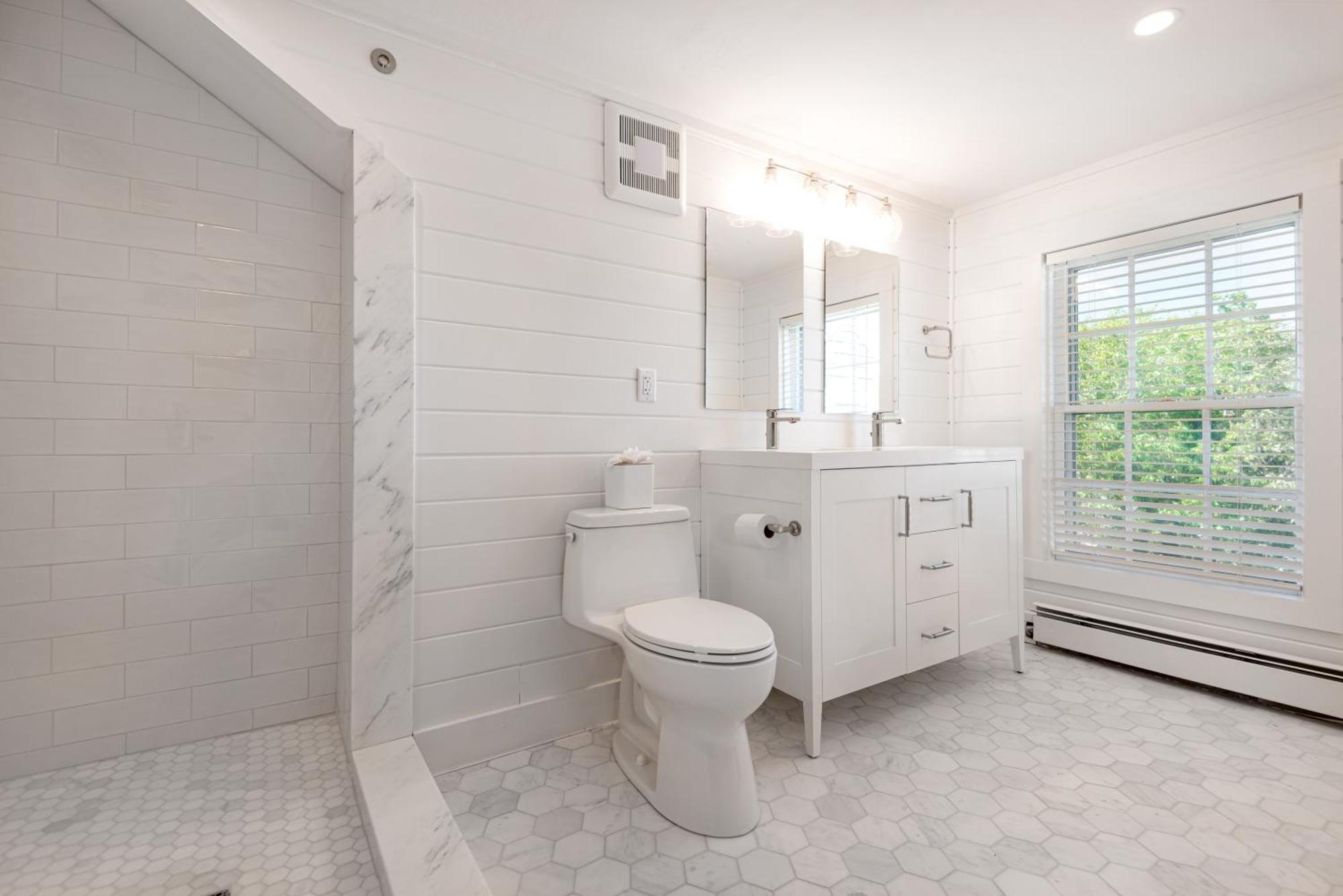 Single Room with Shared Bathroom (31)