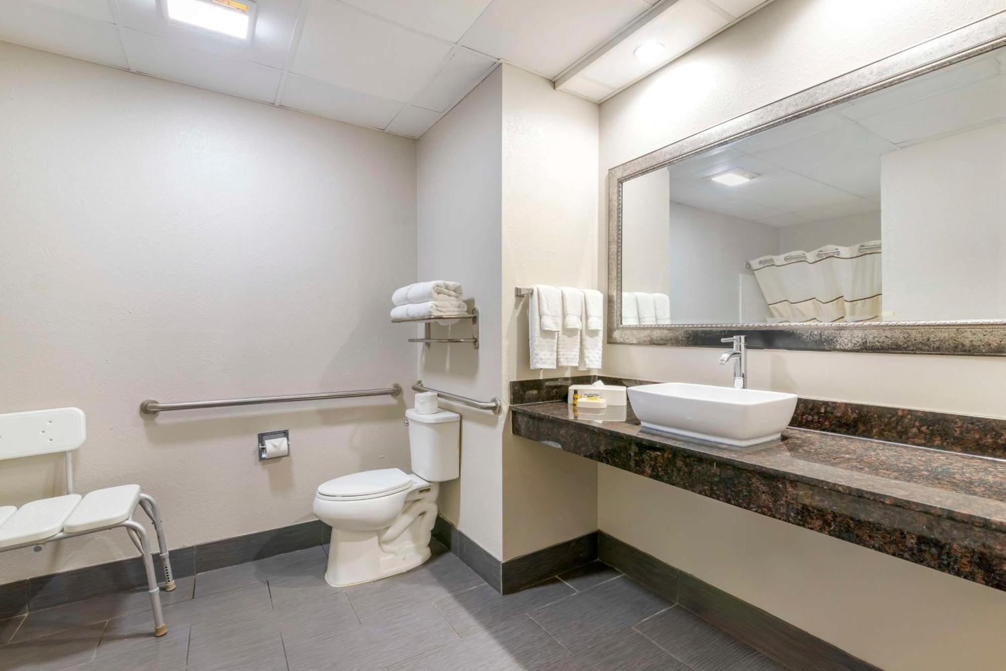 Queen Suite Two Queen Beds Bathtub Disability Access or Non-Smoking,1596878329:JPEG