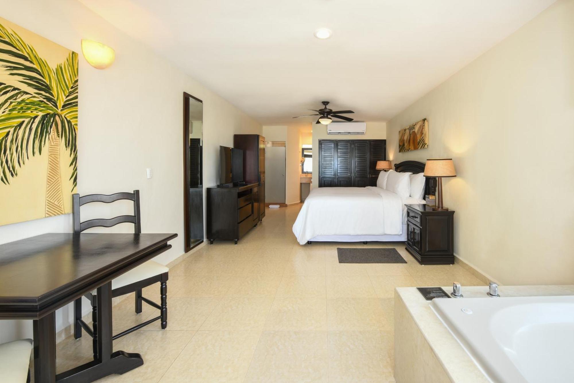 Ocean Front Swim Up Junior Suites