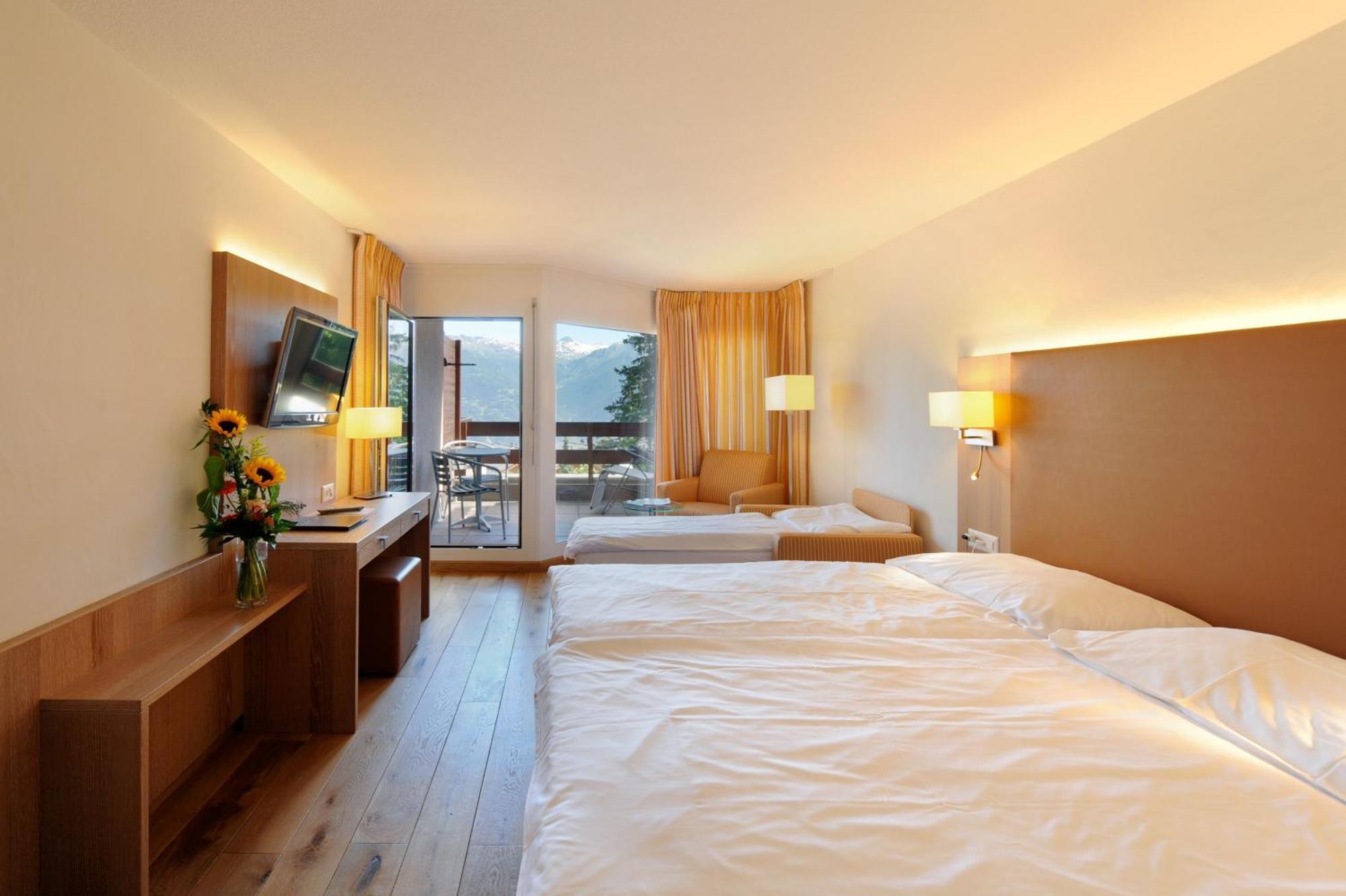 Chambre Familiale (2 Adultes + 1 Enfant) avec Balcon - Vue sur Montagne