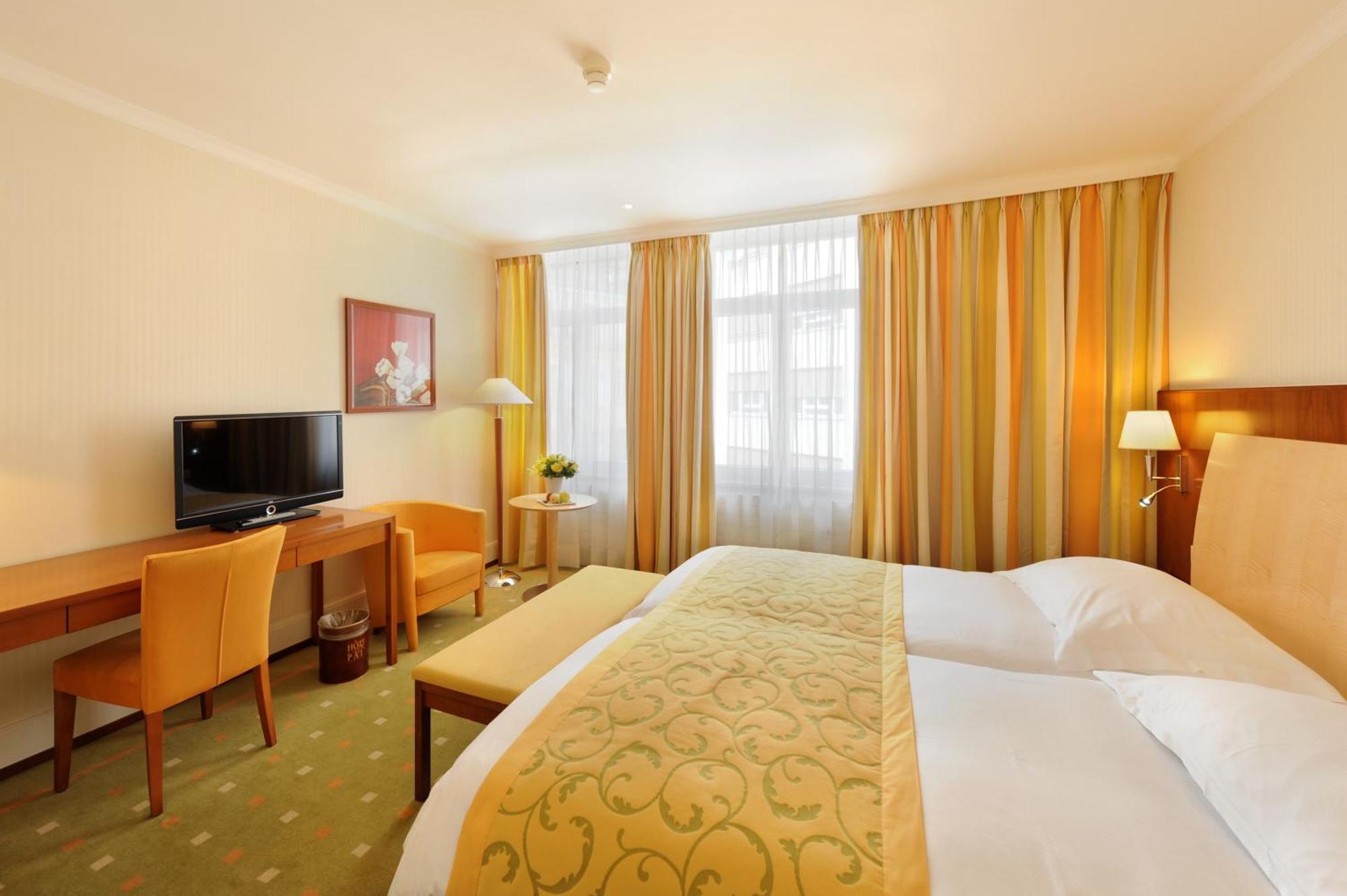 Double Room,1706290832:JPEG