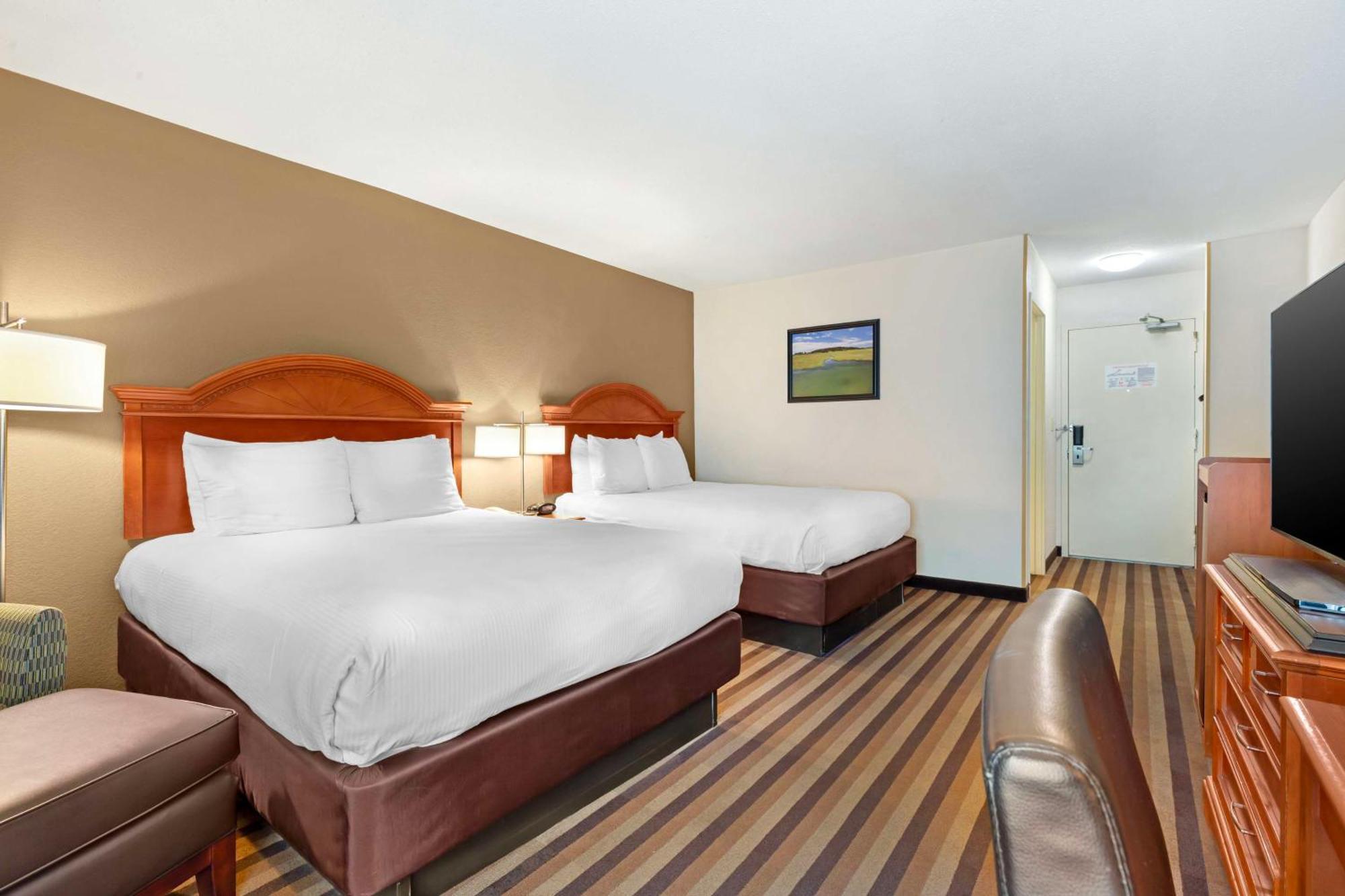 Queen Room with Two Queen Beds - Non-Smoking