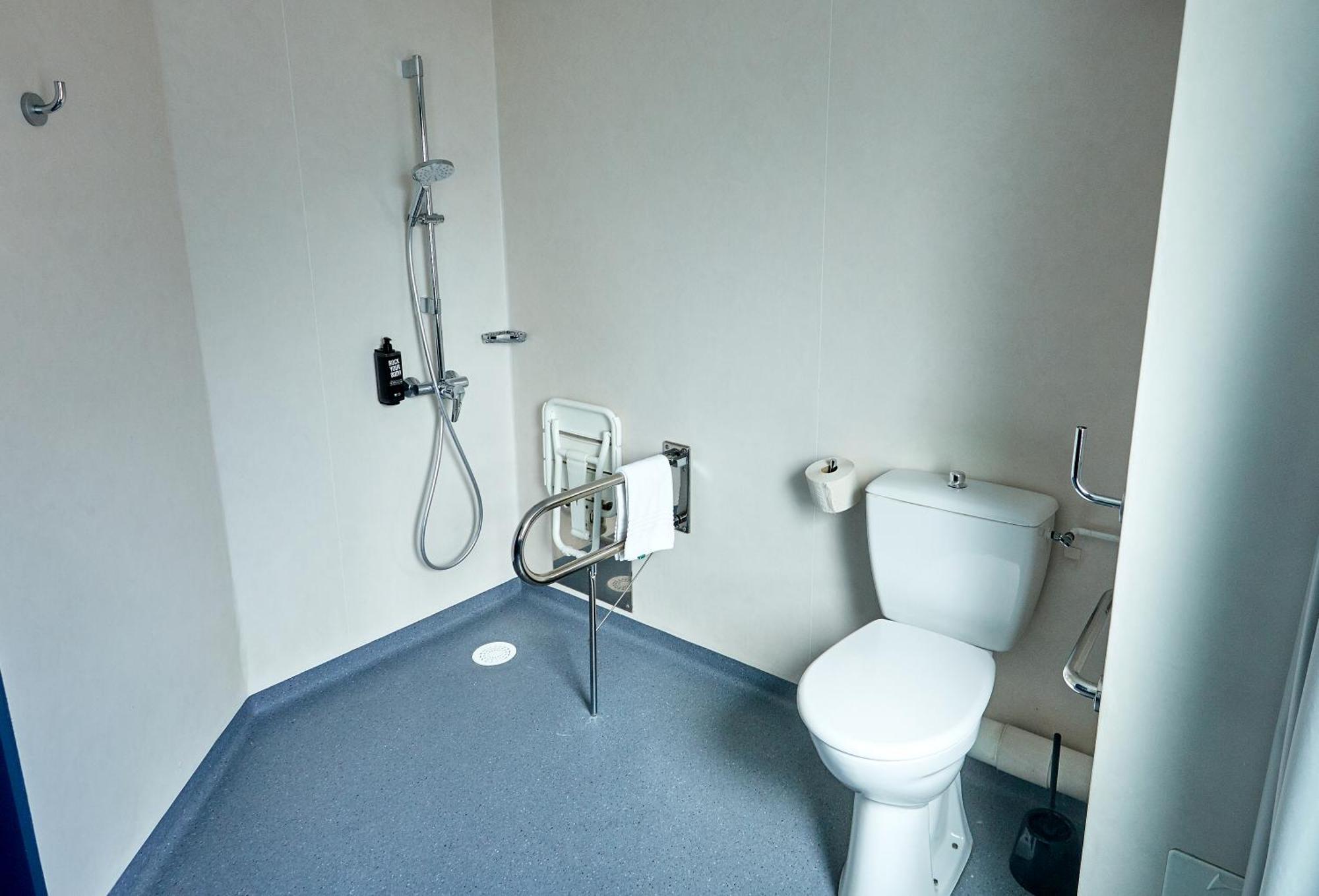 Chambre Double Standard avec 1 Lit Double et 1 Lit Simple Lit - Non-Fumeurs