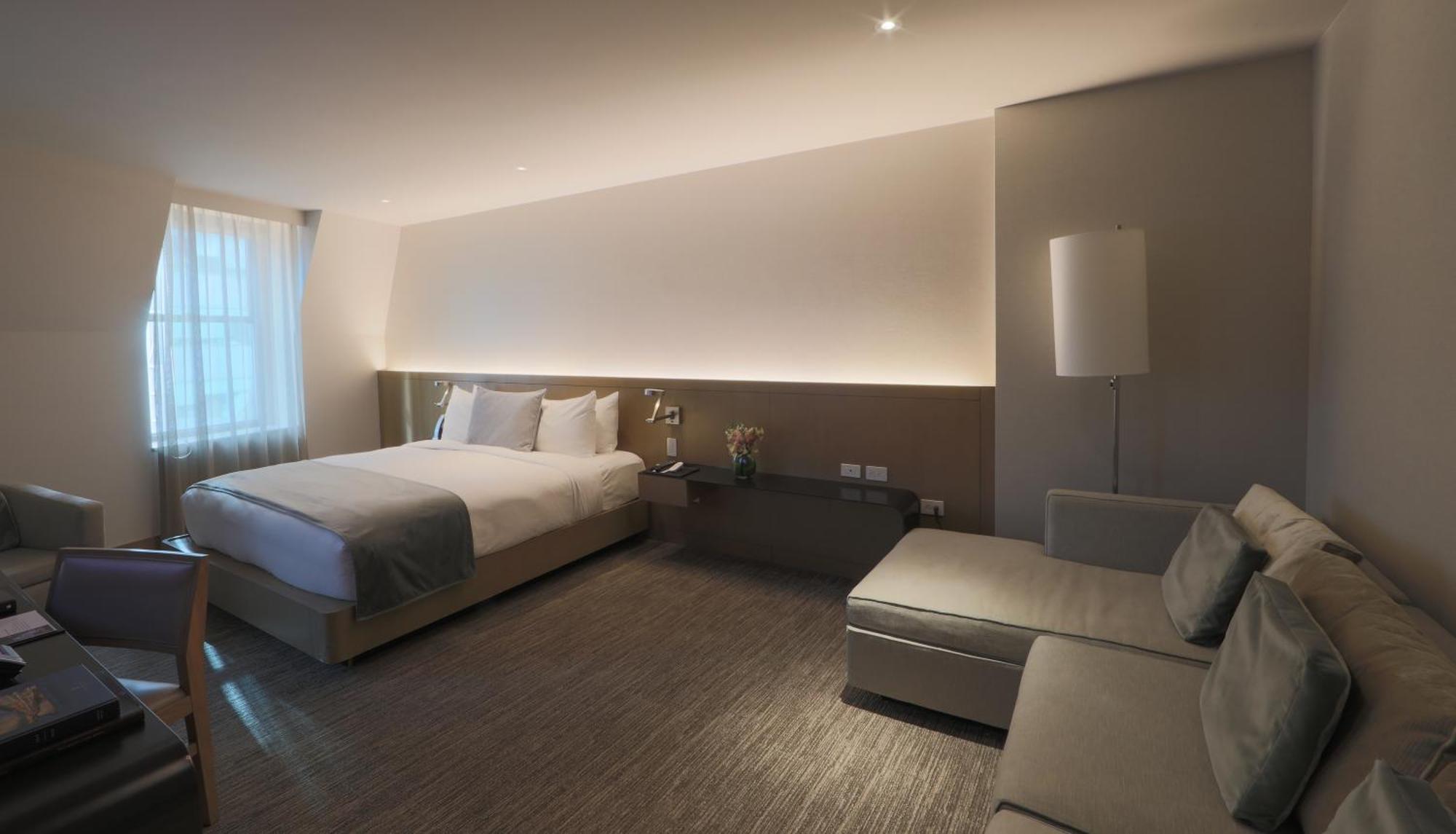 Junior Suite One King Size Bed,1600246320:JPEG