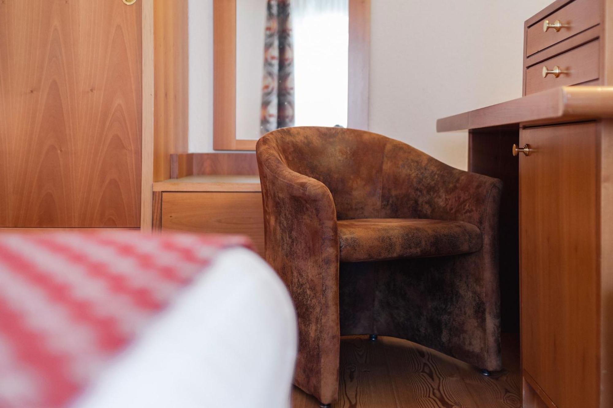 Standaard Tweepersoonskamer met 1 of 2 Bedden en Balkon