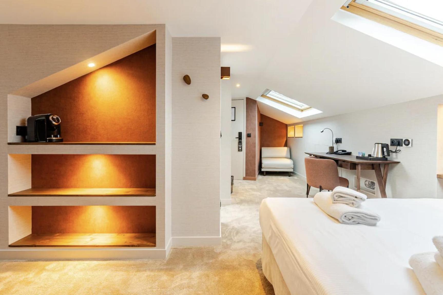 Junior Suite,1602326206:JPEG