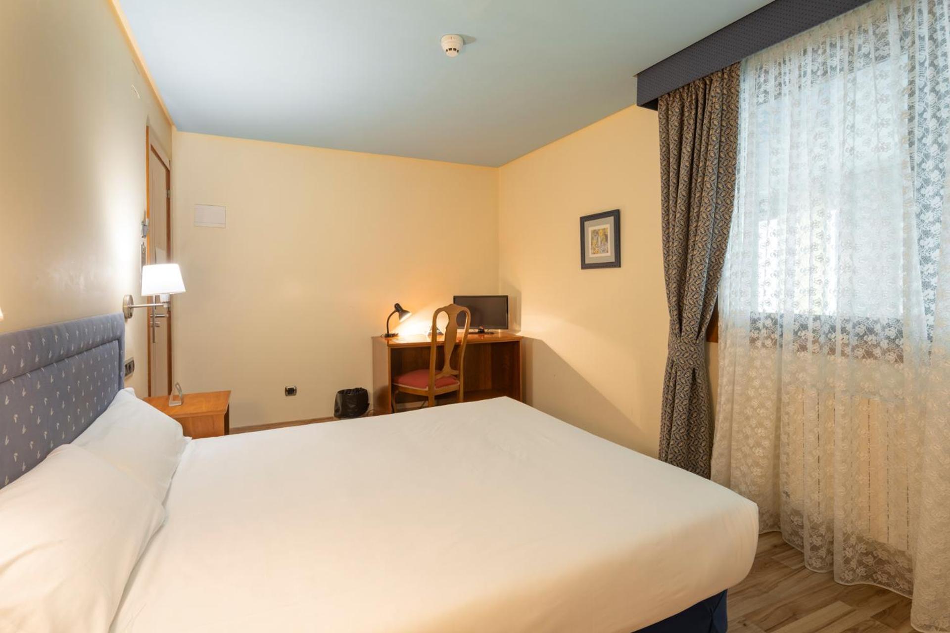 Budget Double or Twin Room,1602349771:JPEG