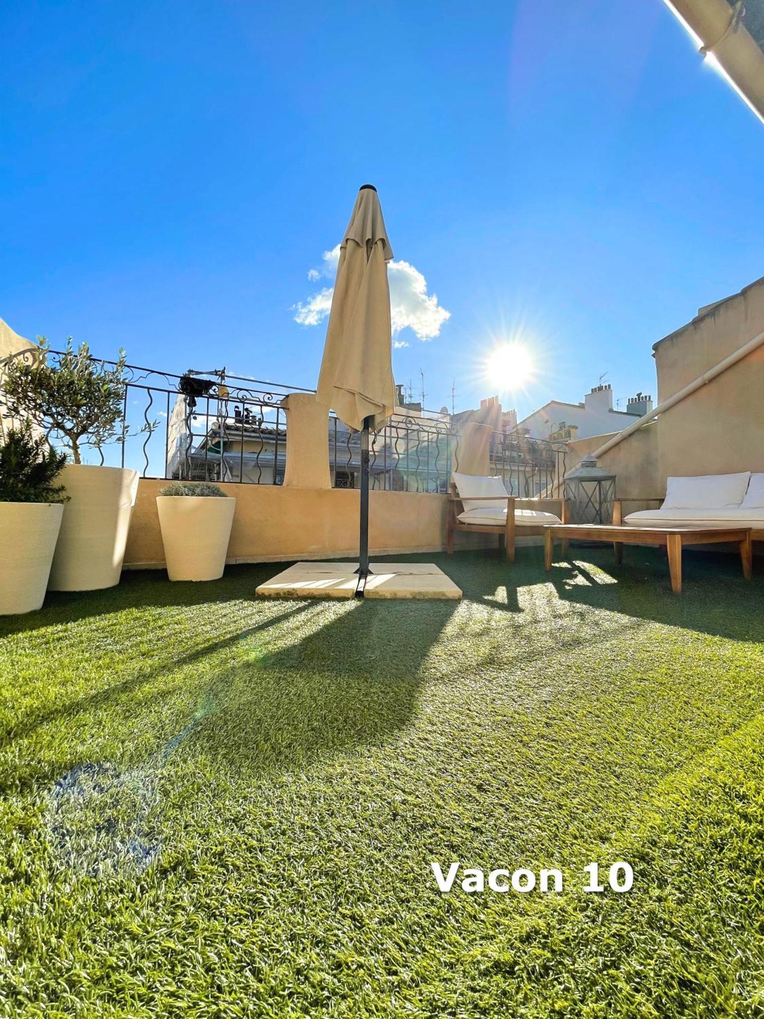 One-Bedroom Apartment Terrace,1660304503:JPEG