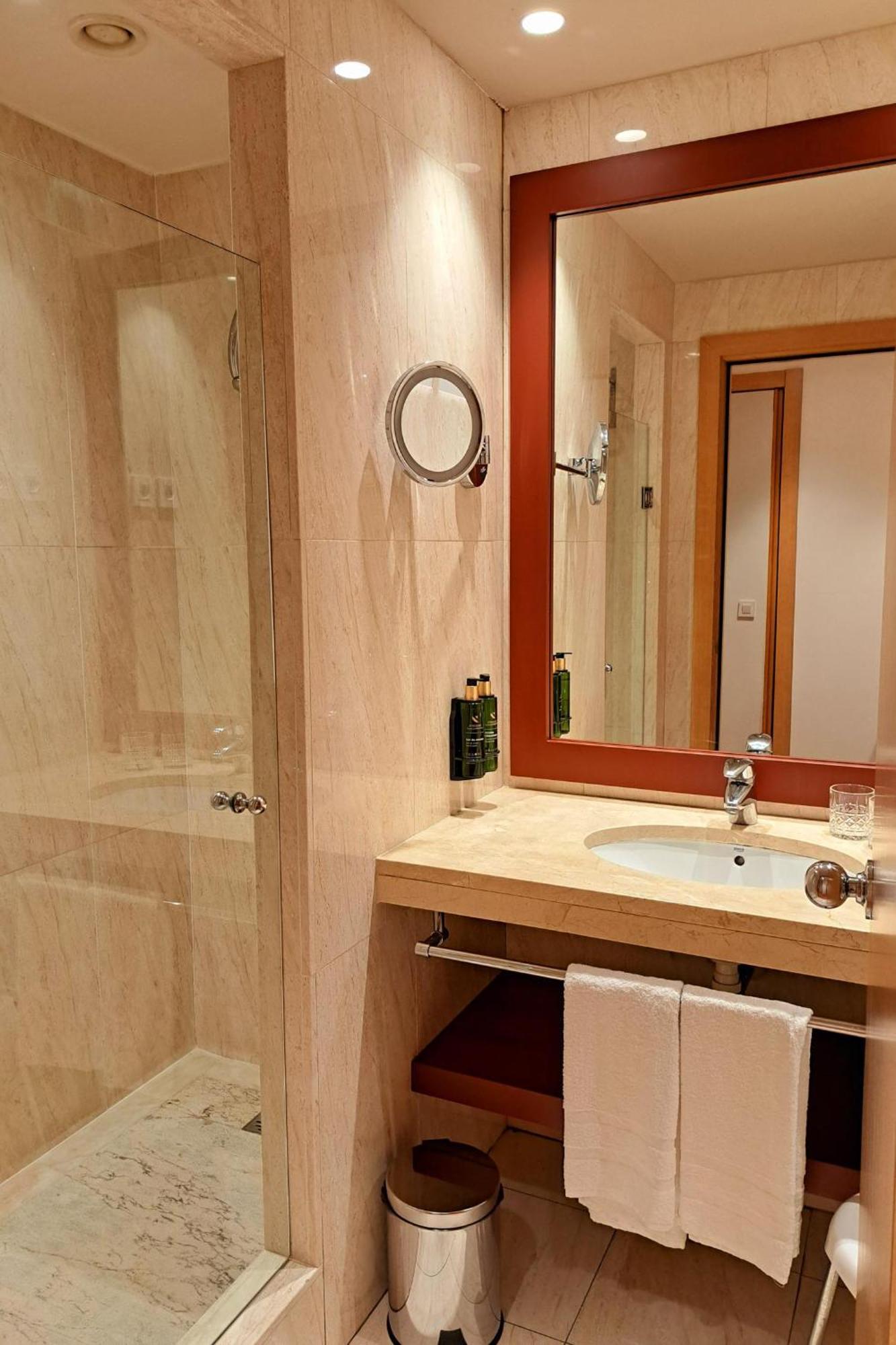 Chambre Double ou Lits Jumeaux avec Lit d'Appoint