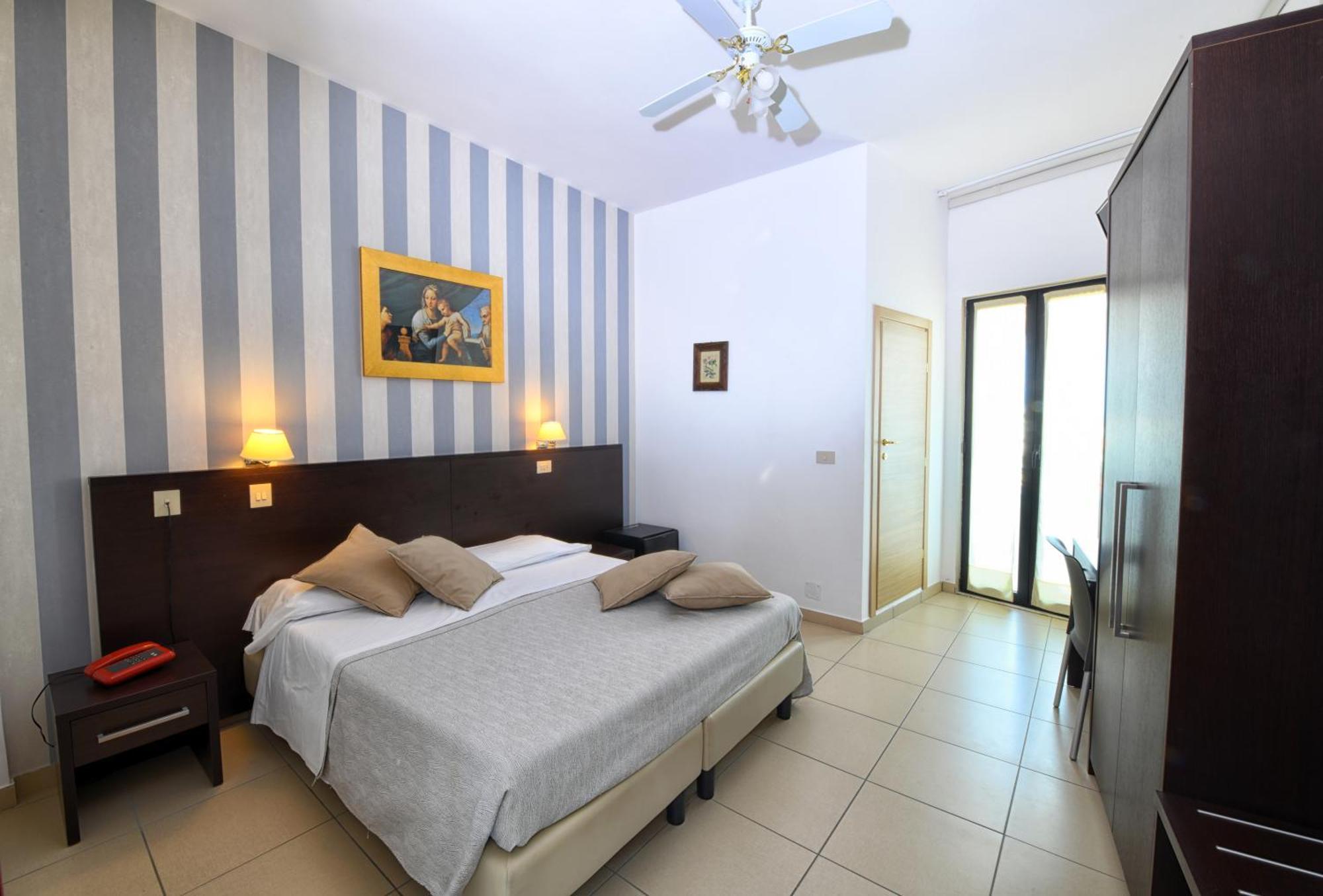 2 Camere Comunicanti (6 Adulti)