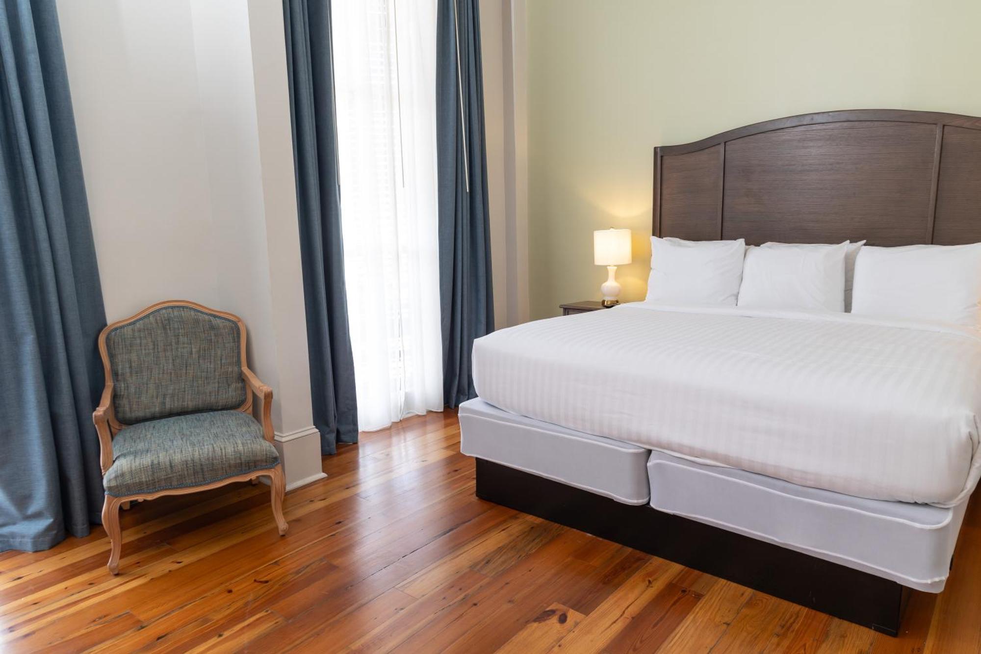 Interior Deluxe King Room