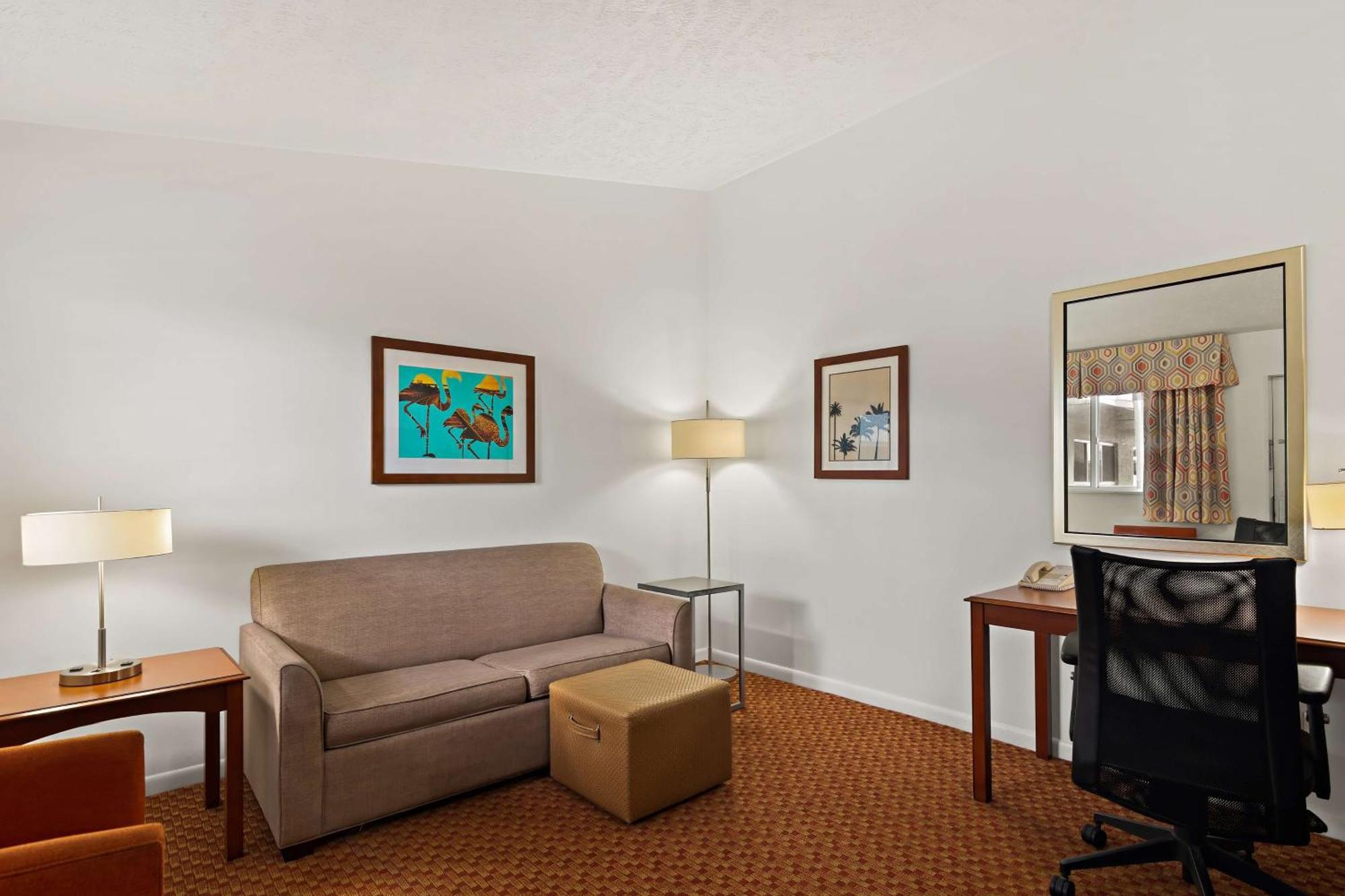 King Suite with Sofa Bed - Smoking