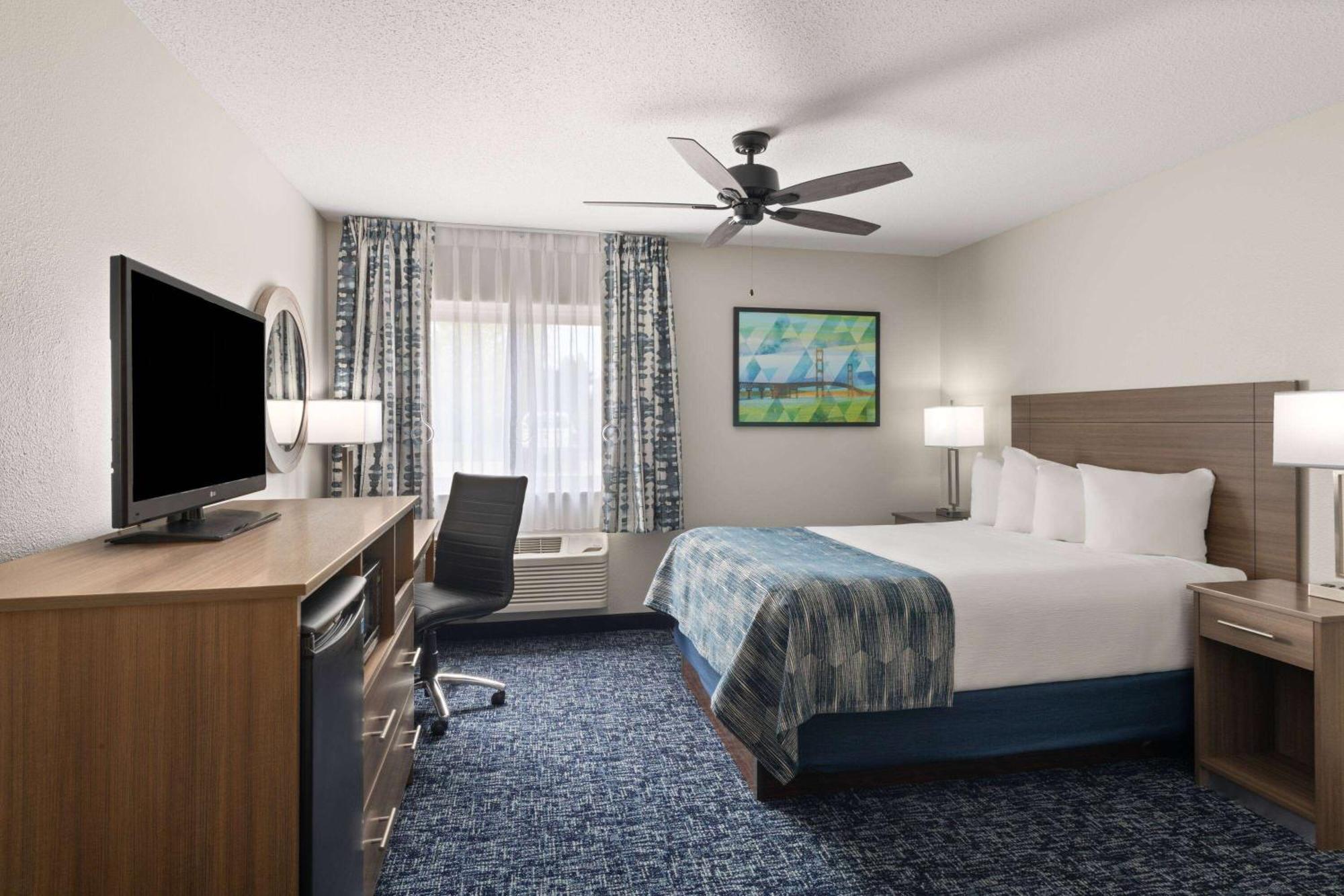 Queen Room - Mobility Access/Non-Smoking