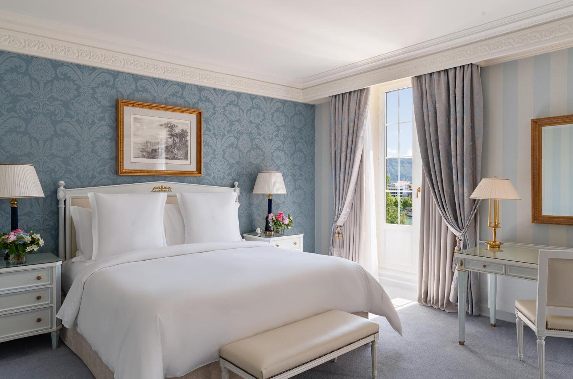 Four Seasons Junior Suite met Kingsize Bed