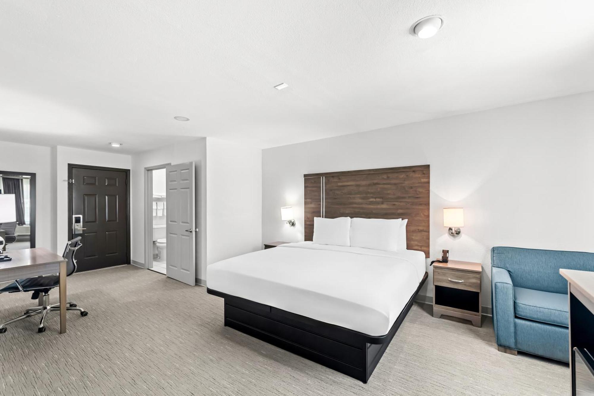 King Suite with Two King Beds - Non Smoking