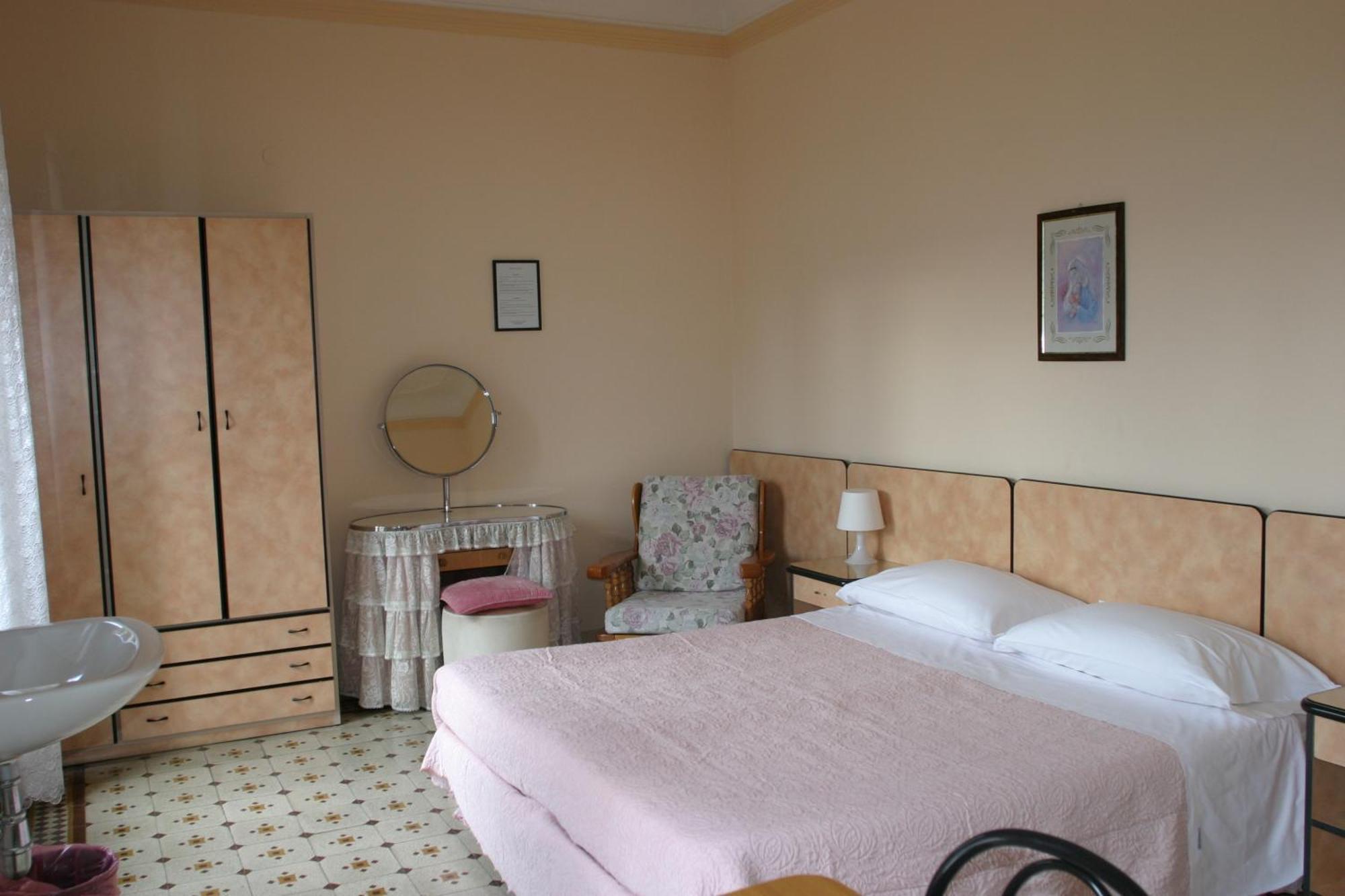 Habitación Doble con baño compartido