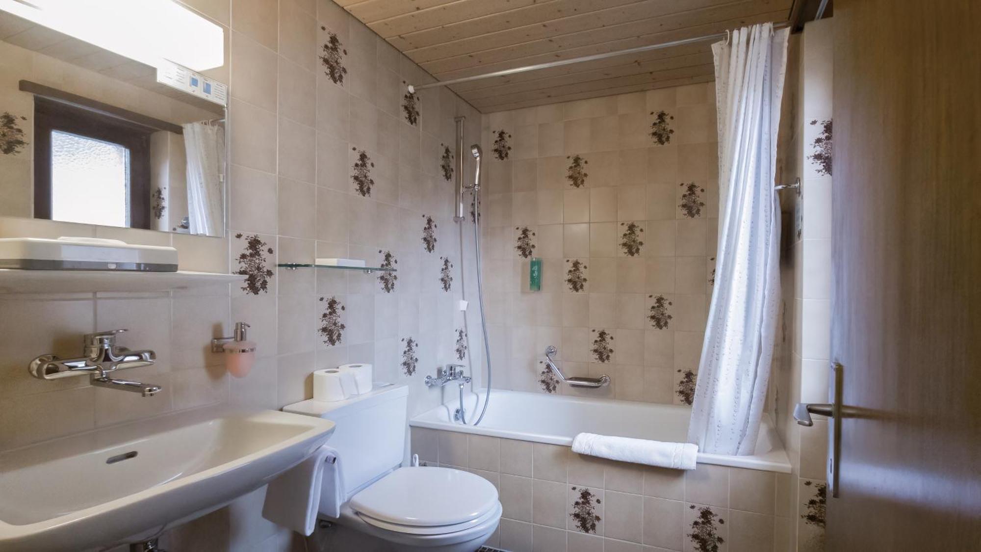 Doppelzimmer mit Gartenblick