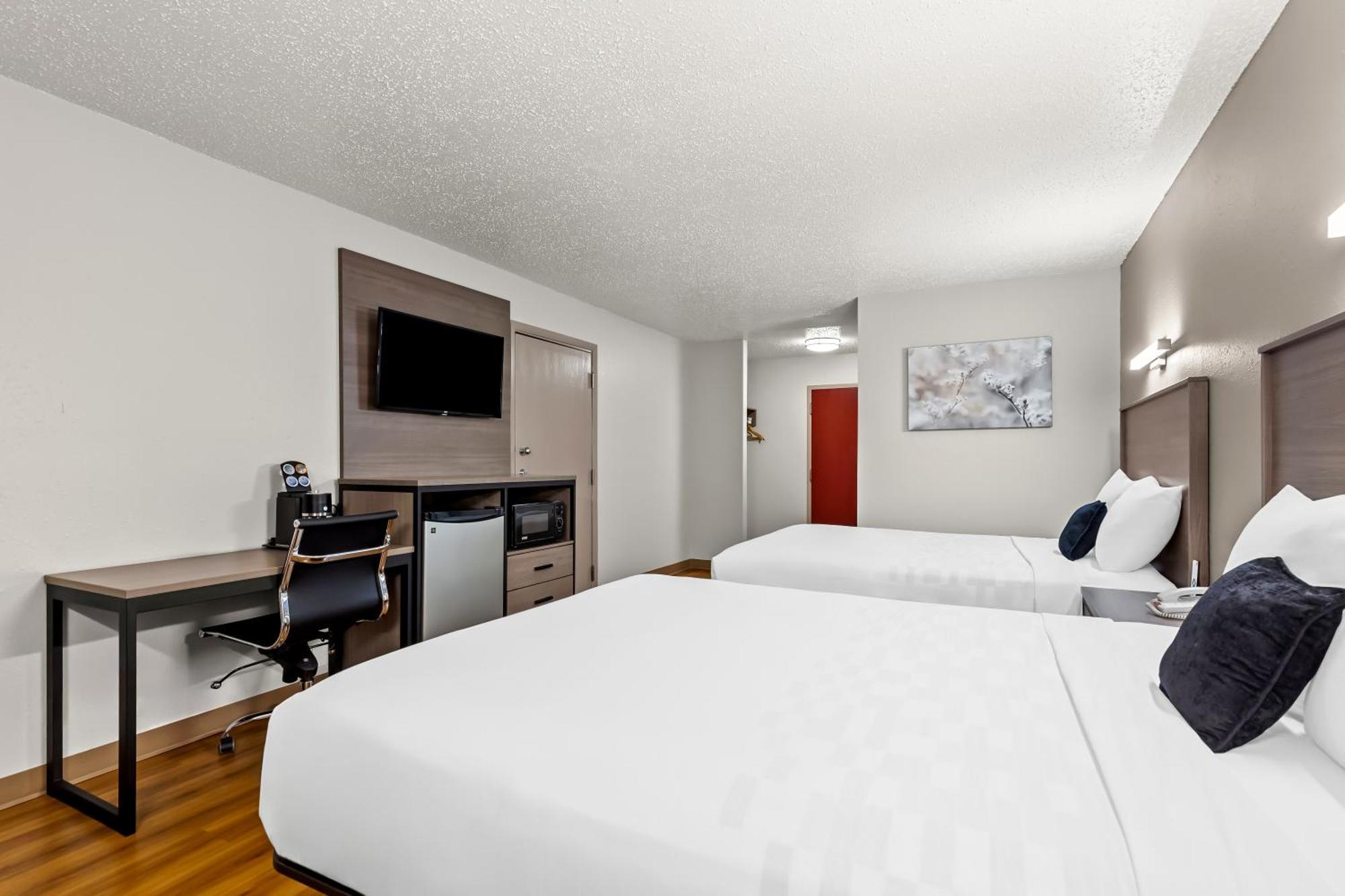 2 Double Beds