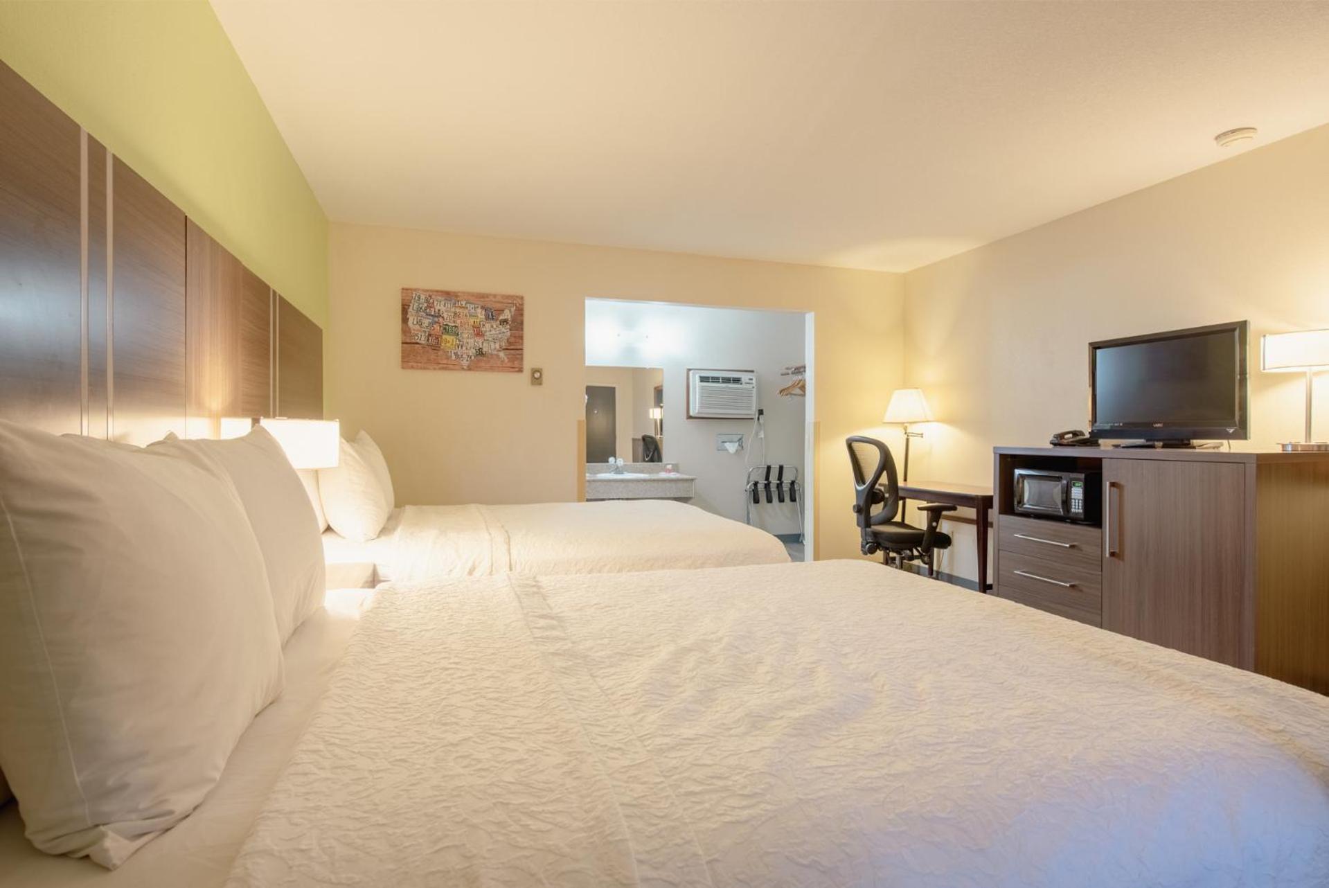 Queen Room with Two Queen Beds - Non-Smoking