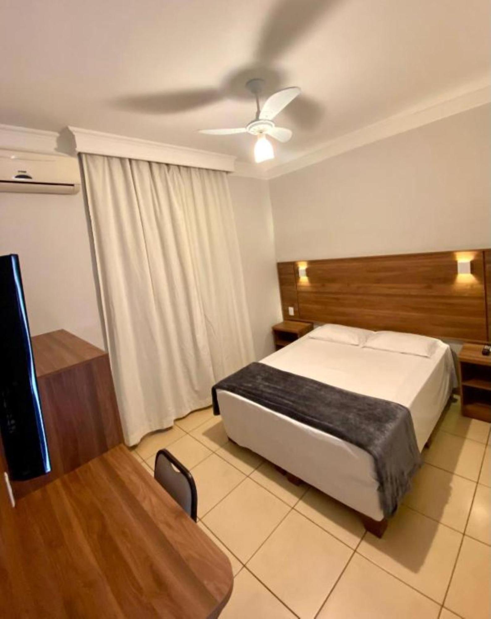 Quarto Superior com Cama Queen-size