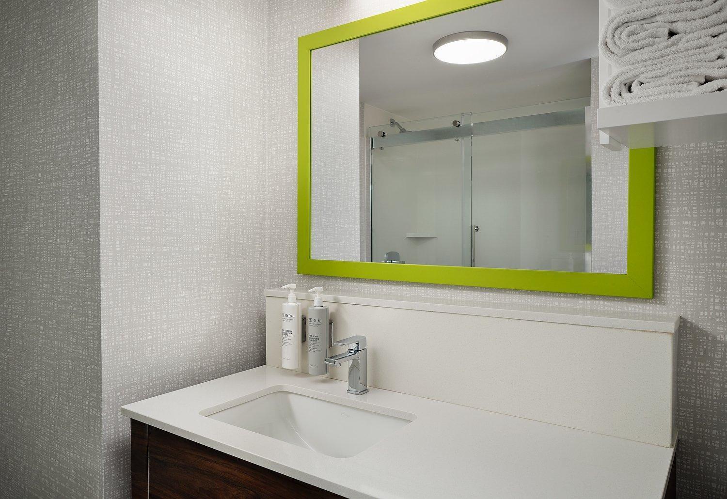One-Bedroom King Suite - Non-Smoking