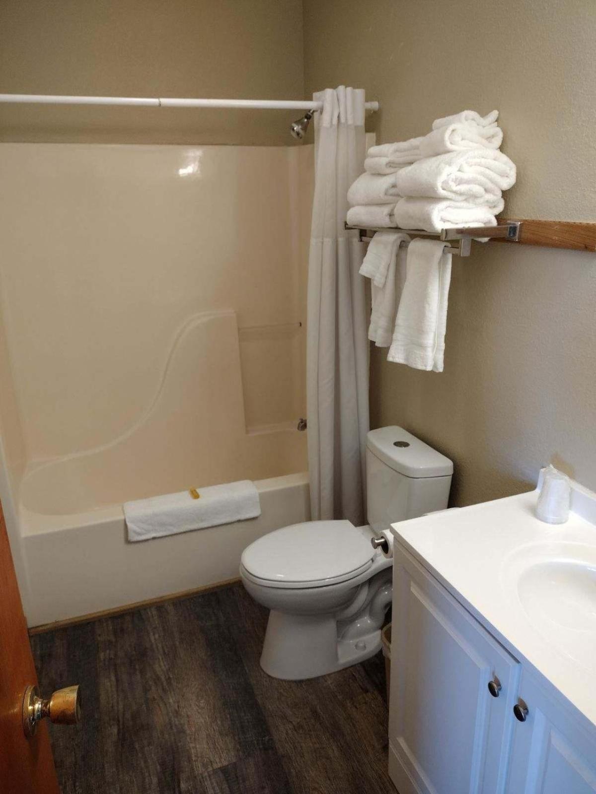 Two-Bedroom Suite a Pool view,1619181407:JPEG