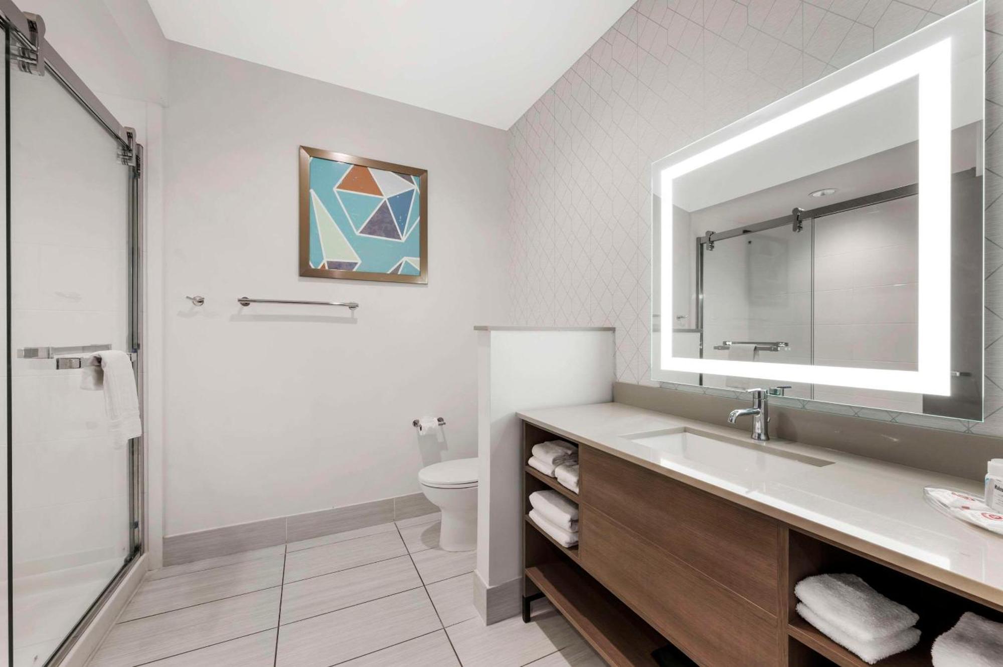 Queen Suite with Two Queen Beds - Non Smoking