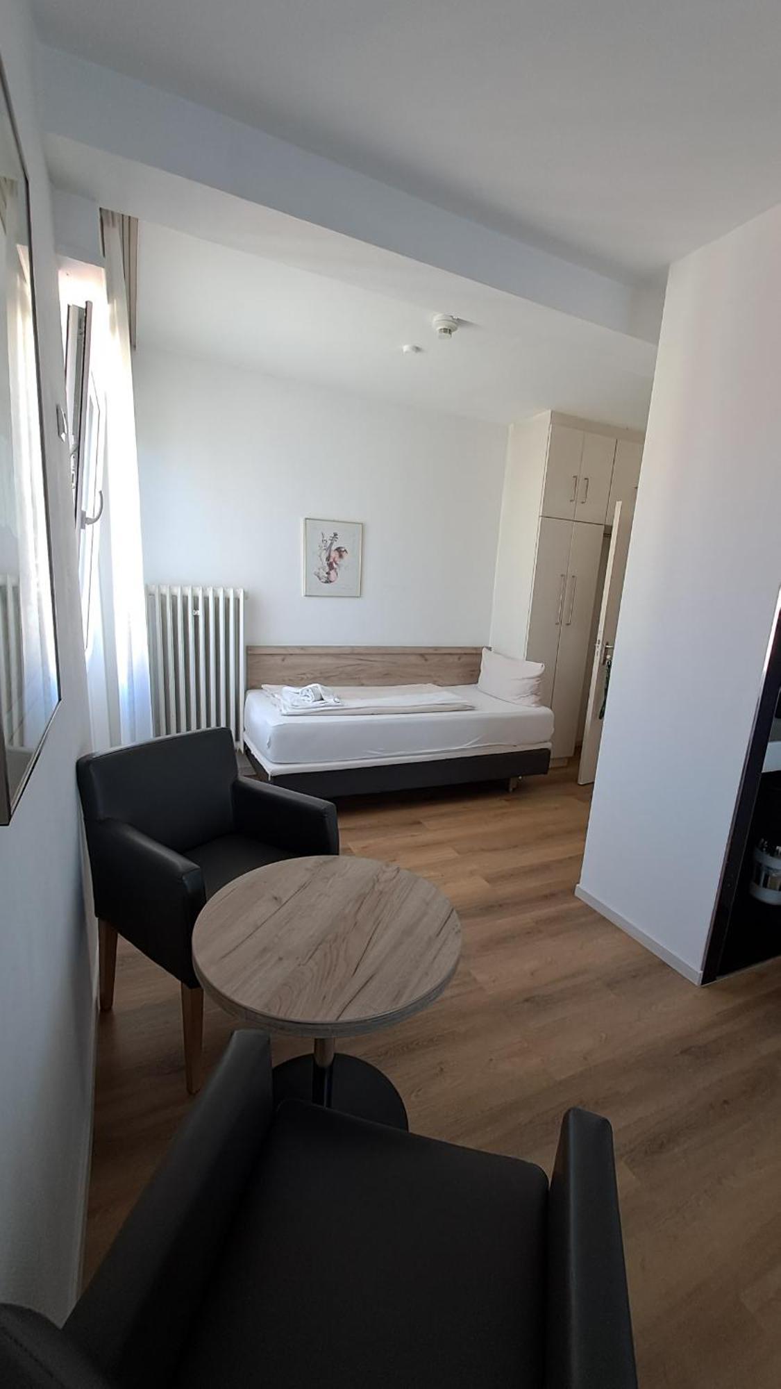 Triple Room,1609715240:JPEG