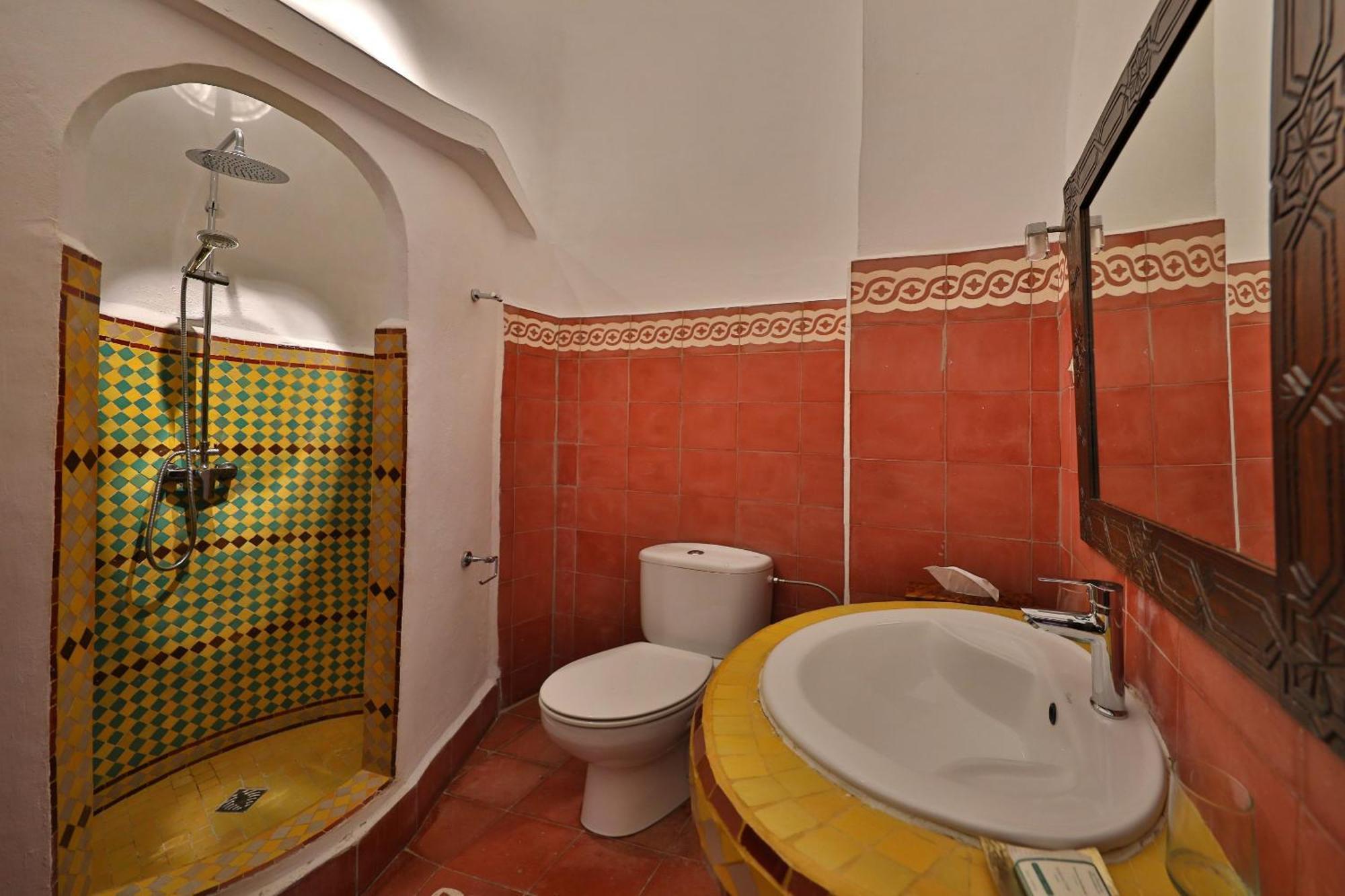 Chambre Double ou Lits Jumeaux avec Salle de Bains Privative