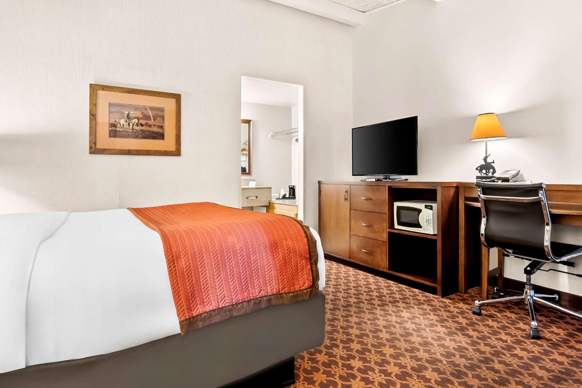 Queen Room with Bathtub - Interior Entrance - Disability Access/Non-Smoking