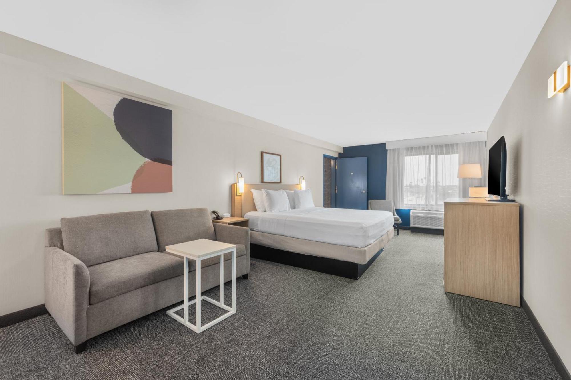 King Room with Sofa Bed - Non-Smoking