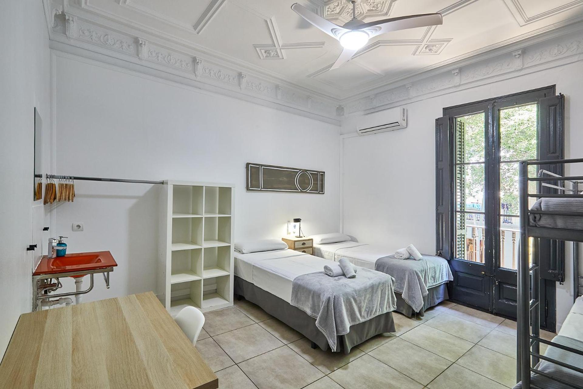 Quarto Quádruplo com Casa de Banho Partilhada