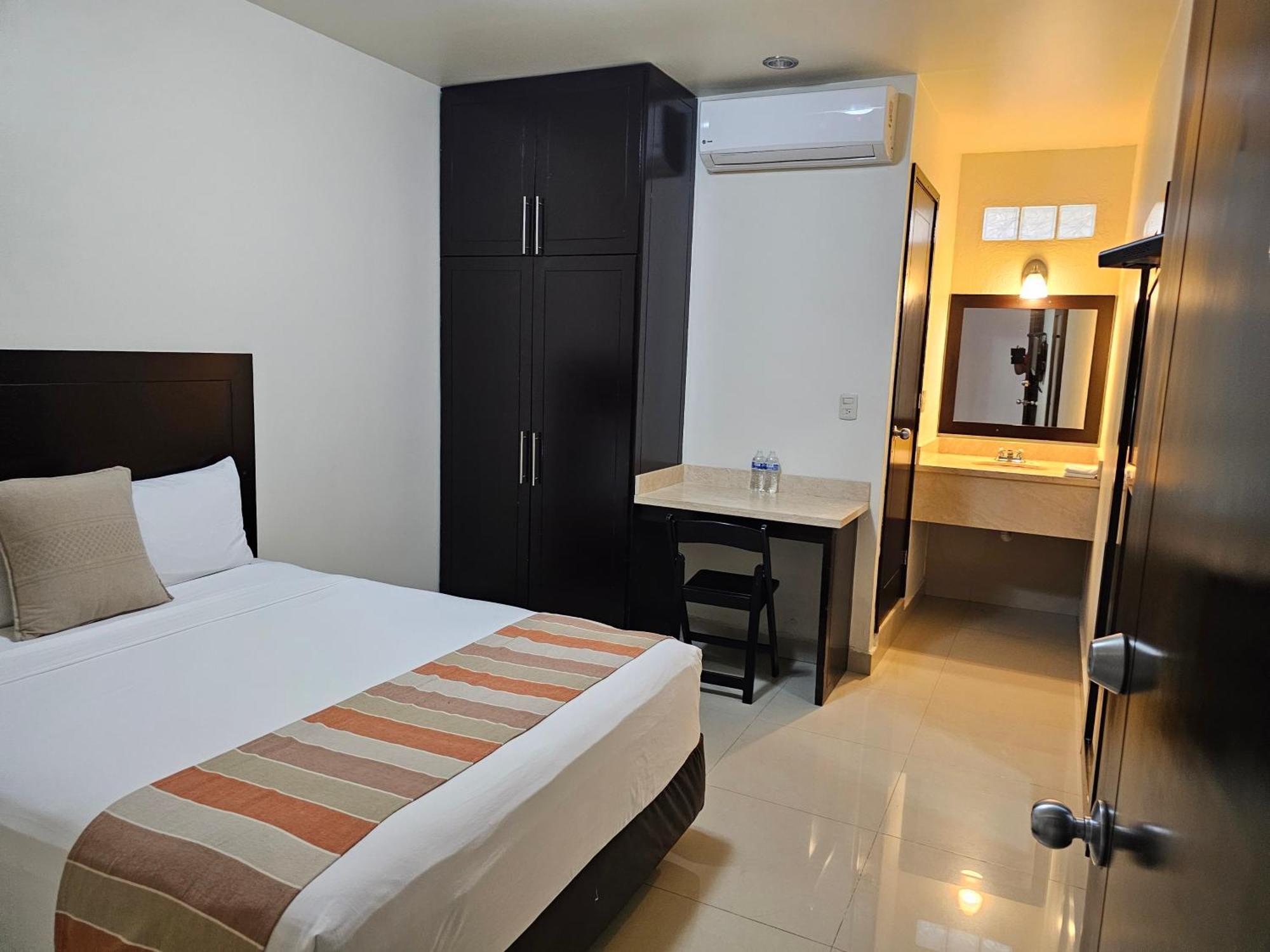 Economy Queen Room