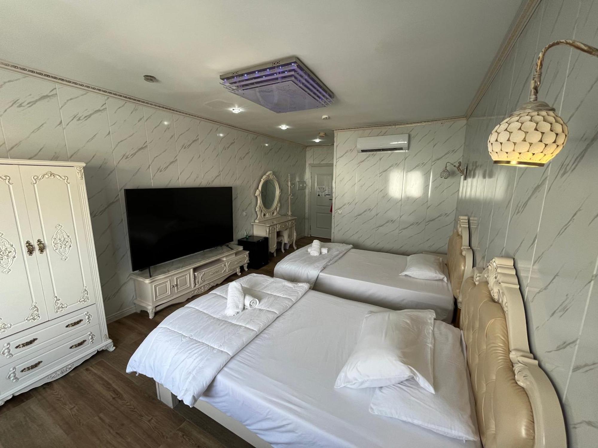 Large Single Room,1611325046:JPEG