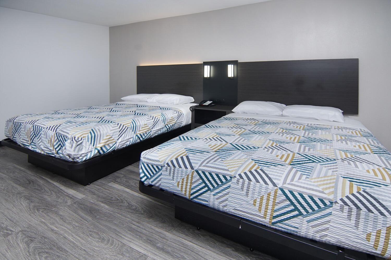 Queen Room with Two Queen Beds - Smoking