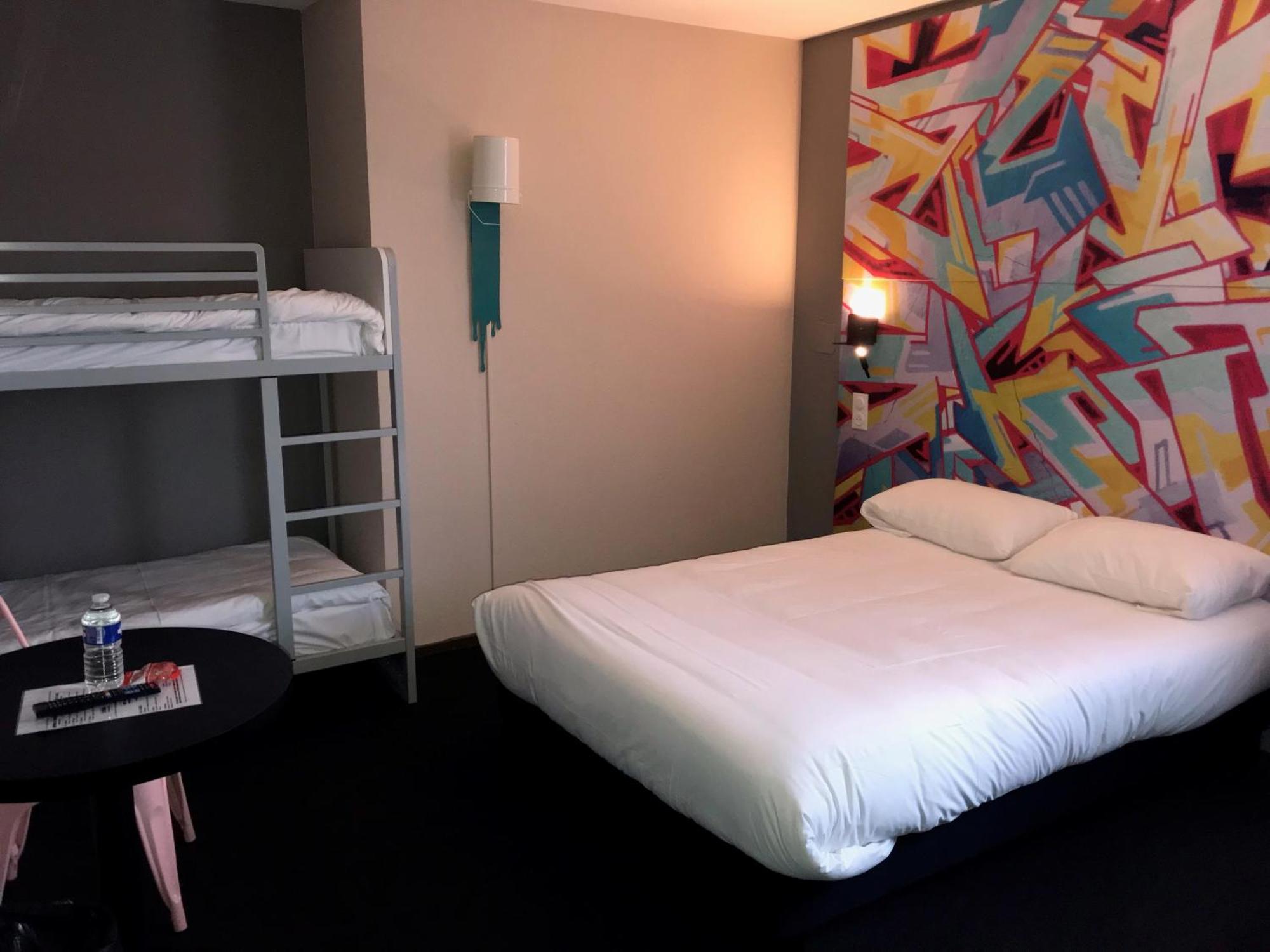 Standaard Tweepersoonskamer met een stapelbed