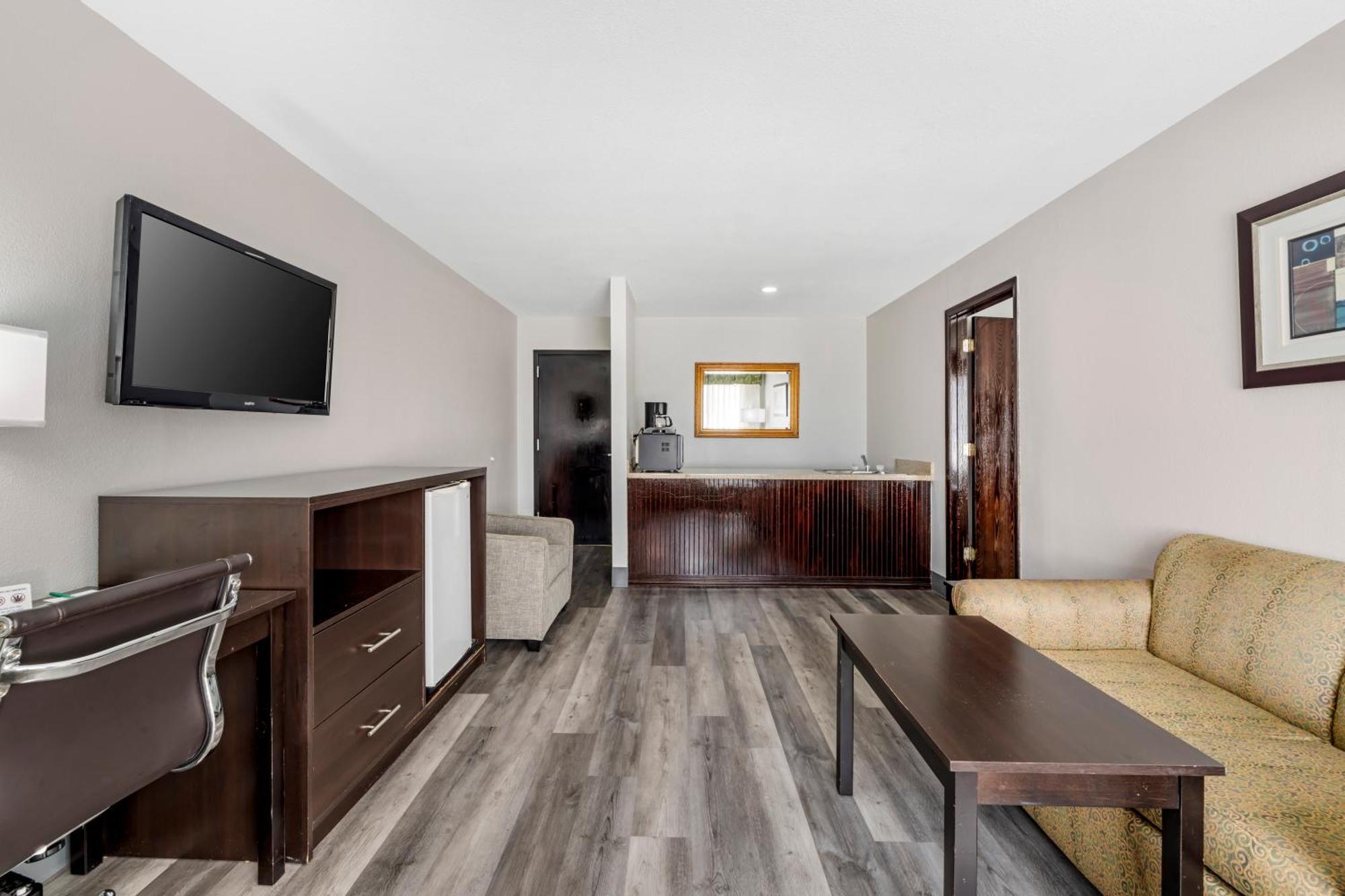King Suite with Sofa Bed - Non Smoking