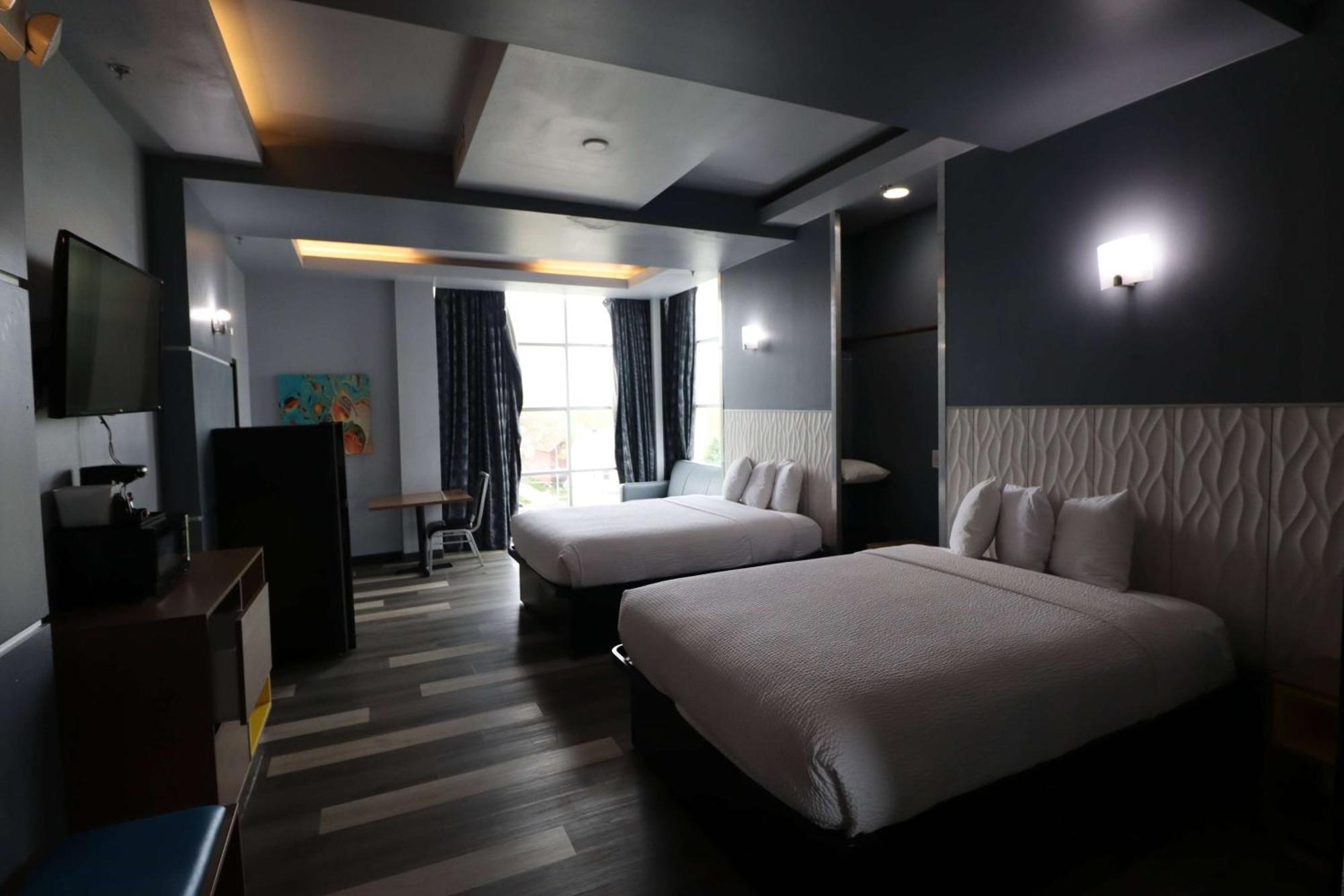 Studio Suite with Two Queen Beds - Non-Smoking