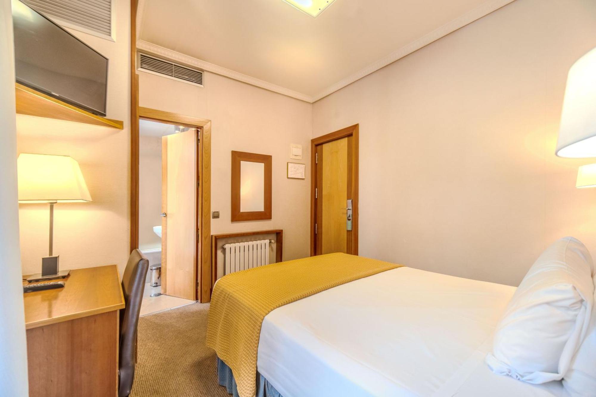 Double Room,1617843750:JPEG