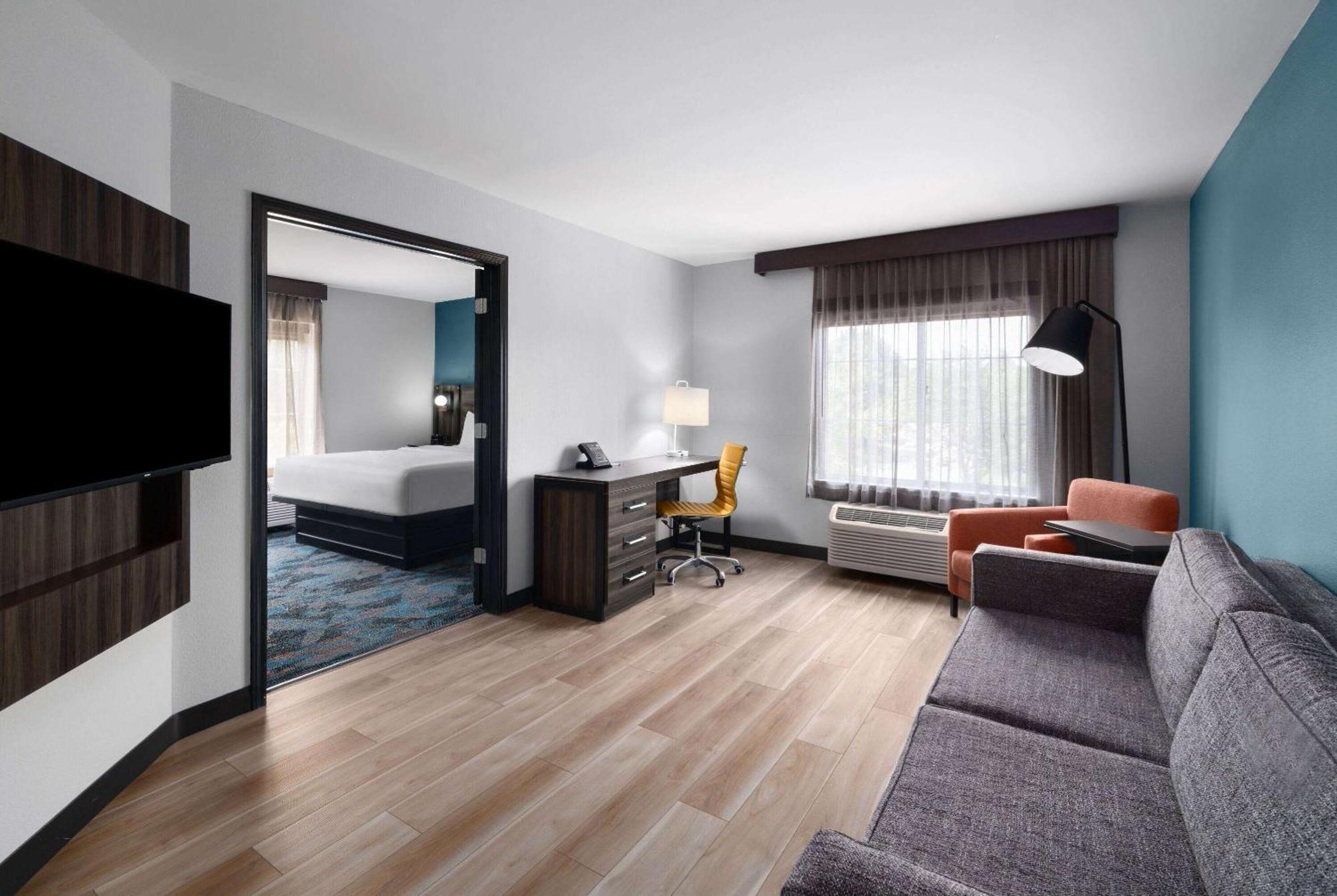 King Suite with Sofa Bed - Non-Smoking
