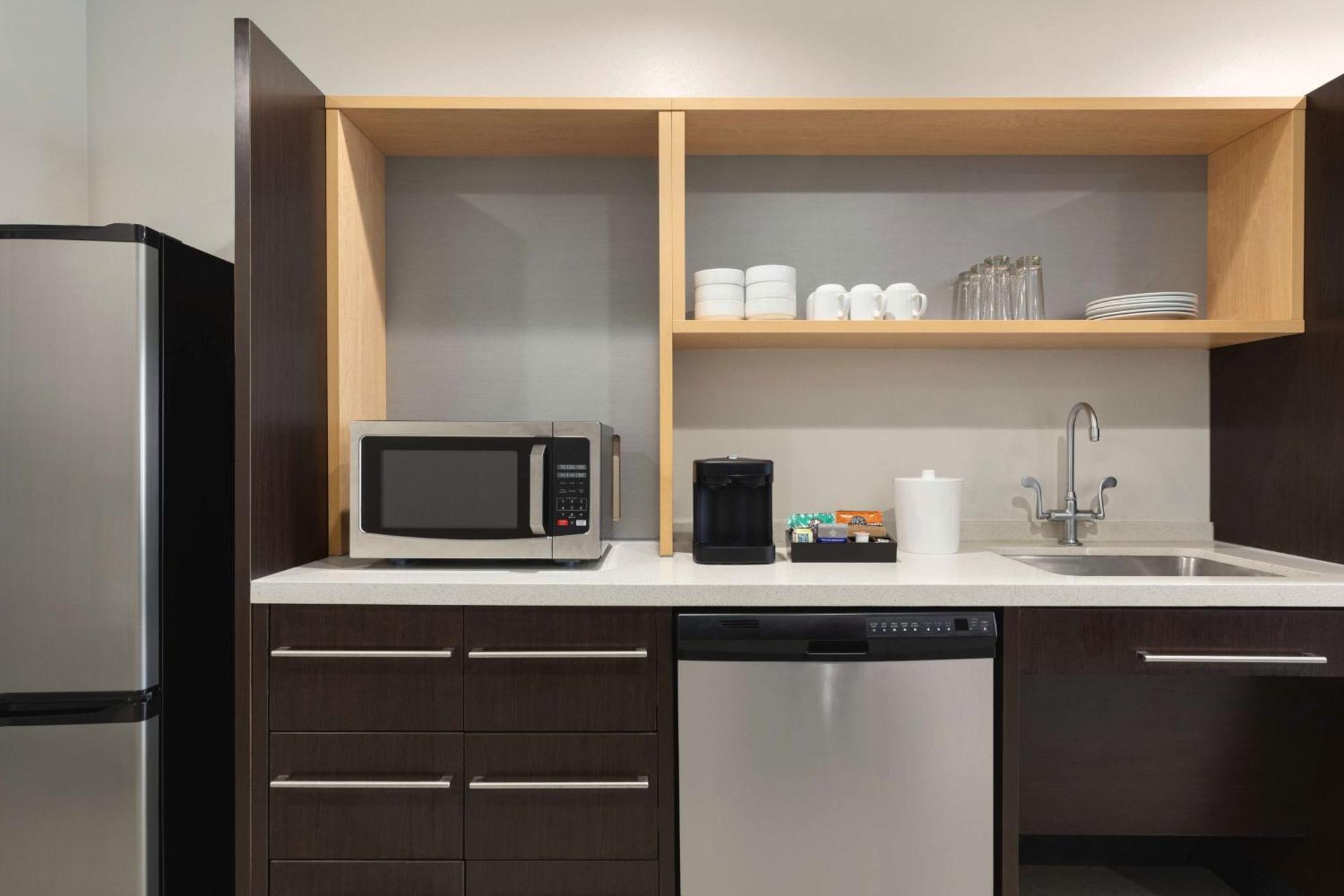 One-Bedroom King Suite - Non-Smoking