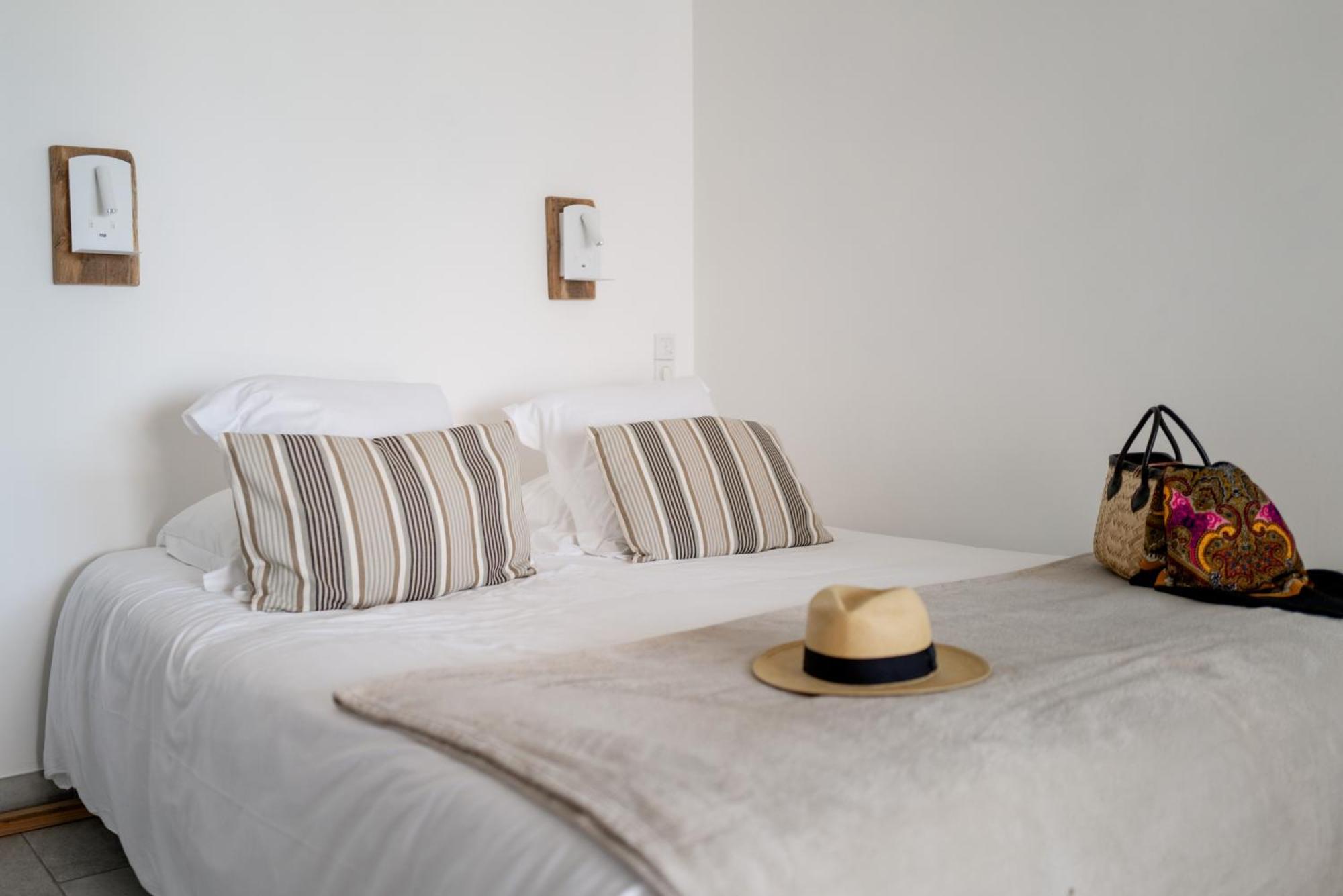 Chambre Lit King-Size - Accessible aux Personnes à Mobilité Réduite