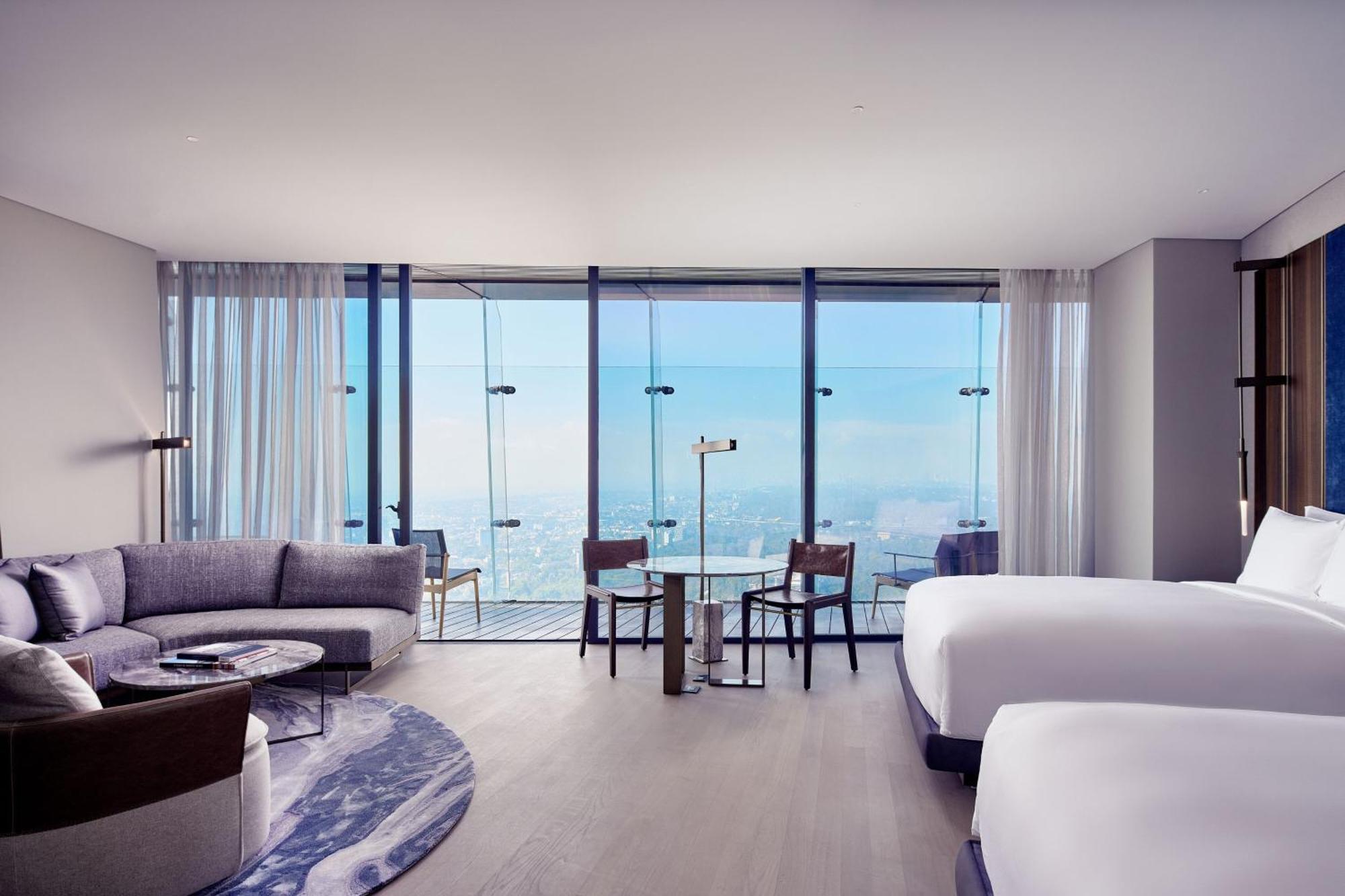 Deluxe Queen Room with Two Queen Beds and Park View - Club Lounge Access