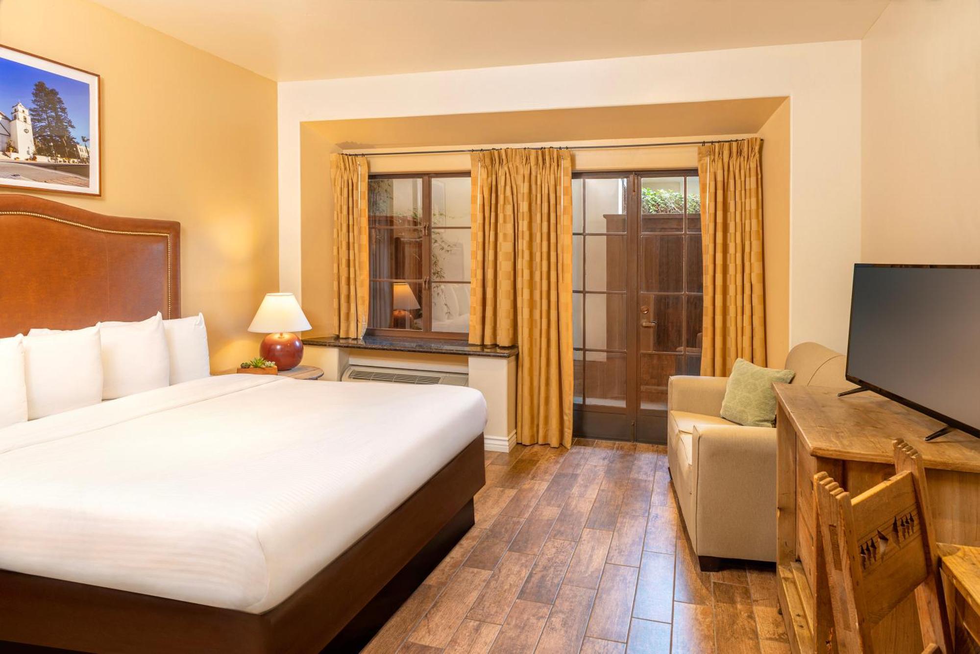 Superior King Room,1709779769:JPEG