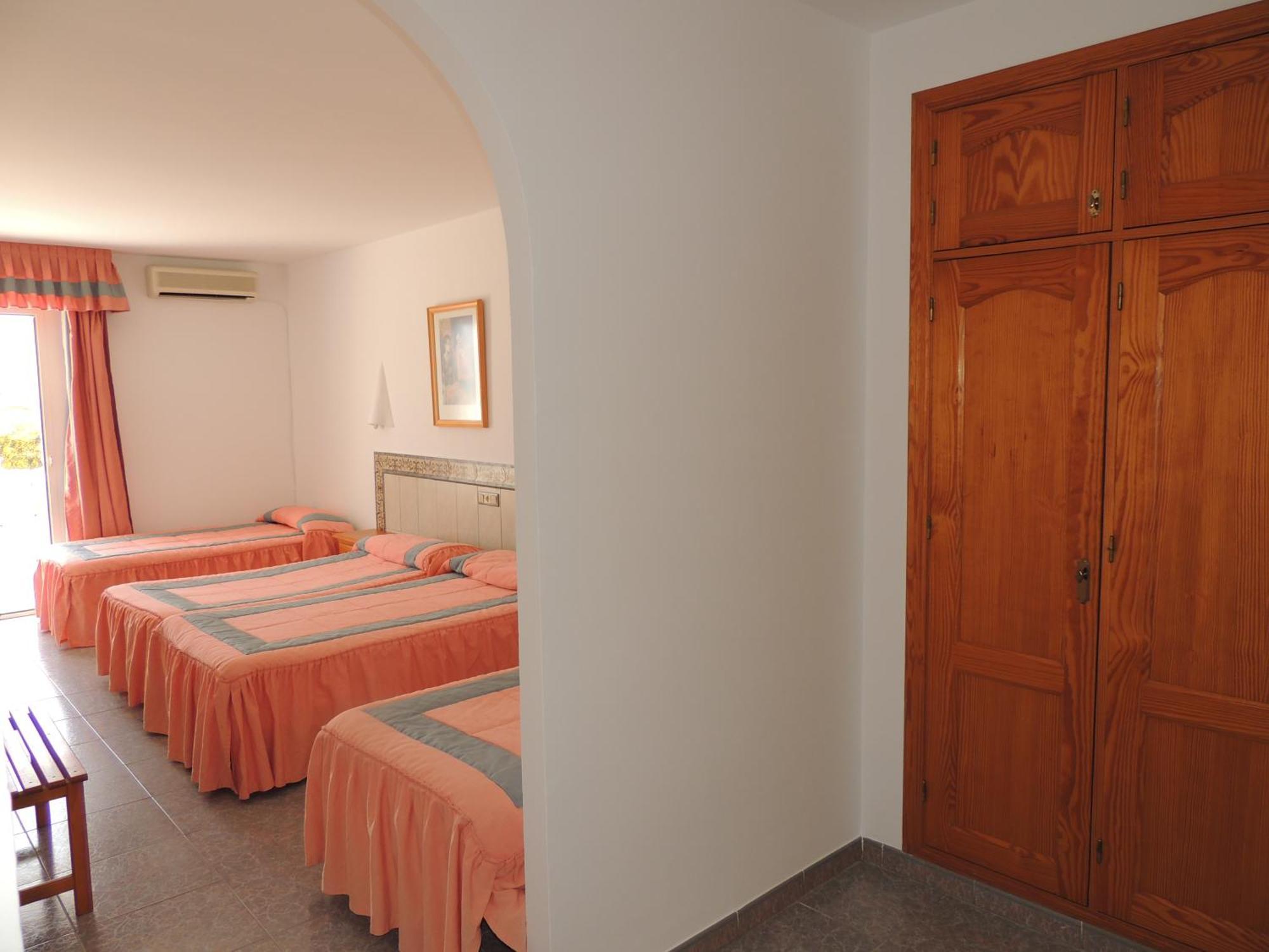 Habitación Cuádruple con balcón