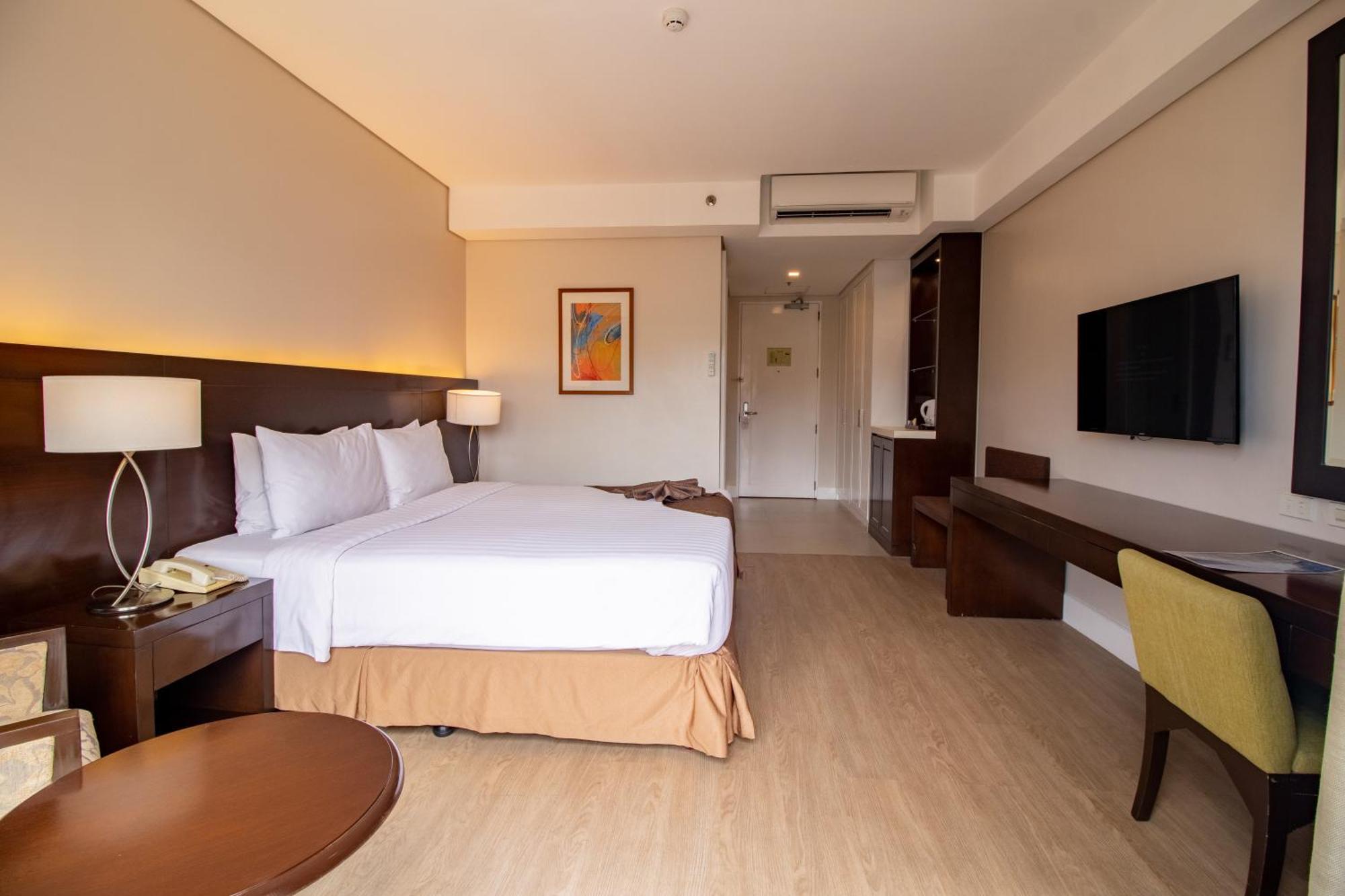 Premier Deluxe with Balcony - Leisure