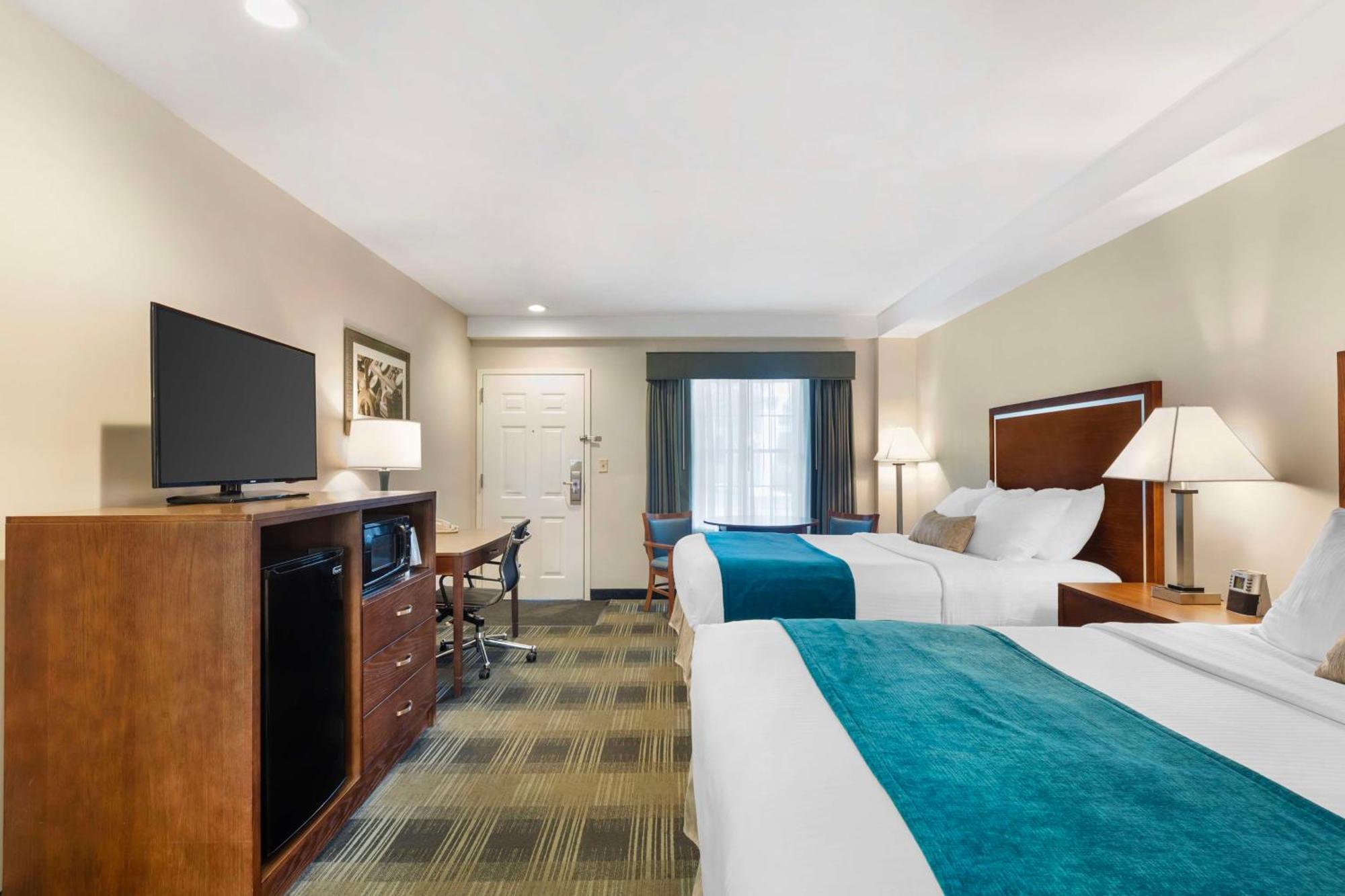 Queen Room with Two Queen Beds - Non-Smoking