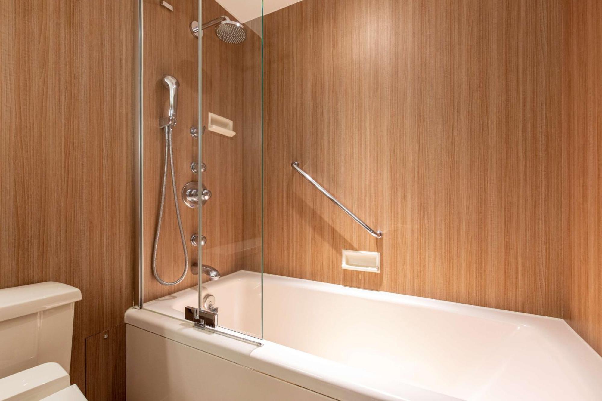 Quarto com 2 Camas de Solteiro
